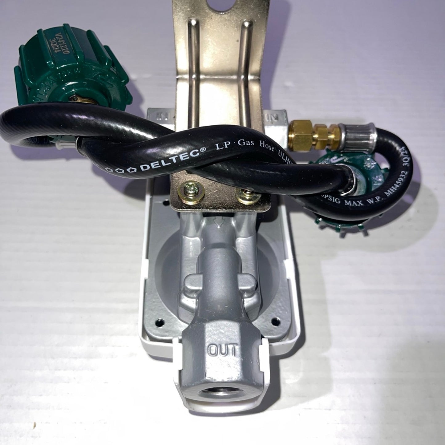 RecPro RV Propane Gas Regulator 2-Stage Auto Changeover | LP Tank Dual Hookup (w