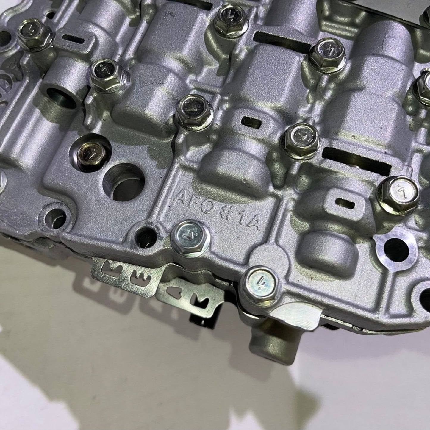 Transmission Valve Body Fit For 2007-2011 Nissan Sentra Lafesta X-Trail Rogue Altima 2.5L 2.0L Transmission Solenoid J18531 1022