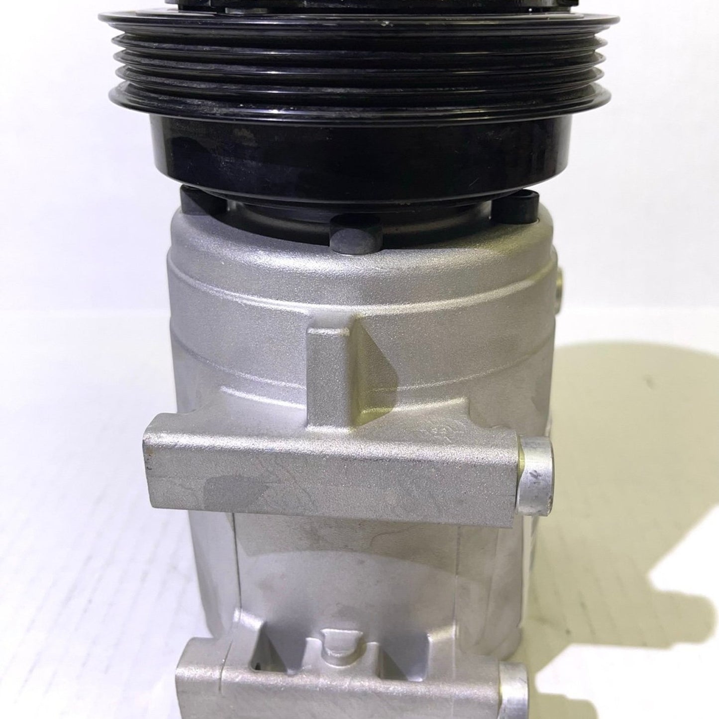 A/C Compressor with Clutch Hyundai Elantra Tiburon Matrix Denso 471-6003 9770109000 977012C100 977012D100 977012E000 97701-09000 97701-2C100 97701-2D100 97701-2E000 97701 09000