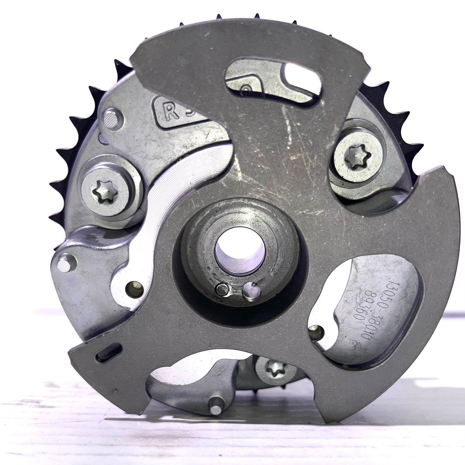 Engine Camshaft Timing Gear 13050-38010 For 2007-2019 Toyota Land Cruiser Tundra GX460 LX570 5.7L 4.6L Replaces 13050-0S020 130500S020 130500S010 13050-0S010