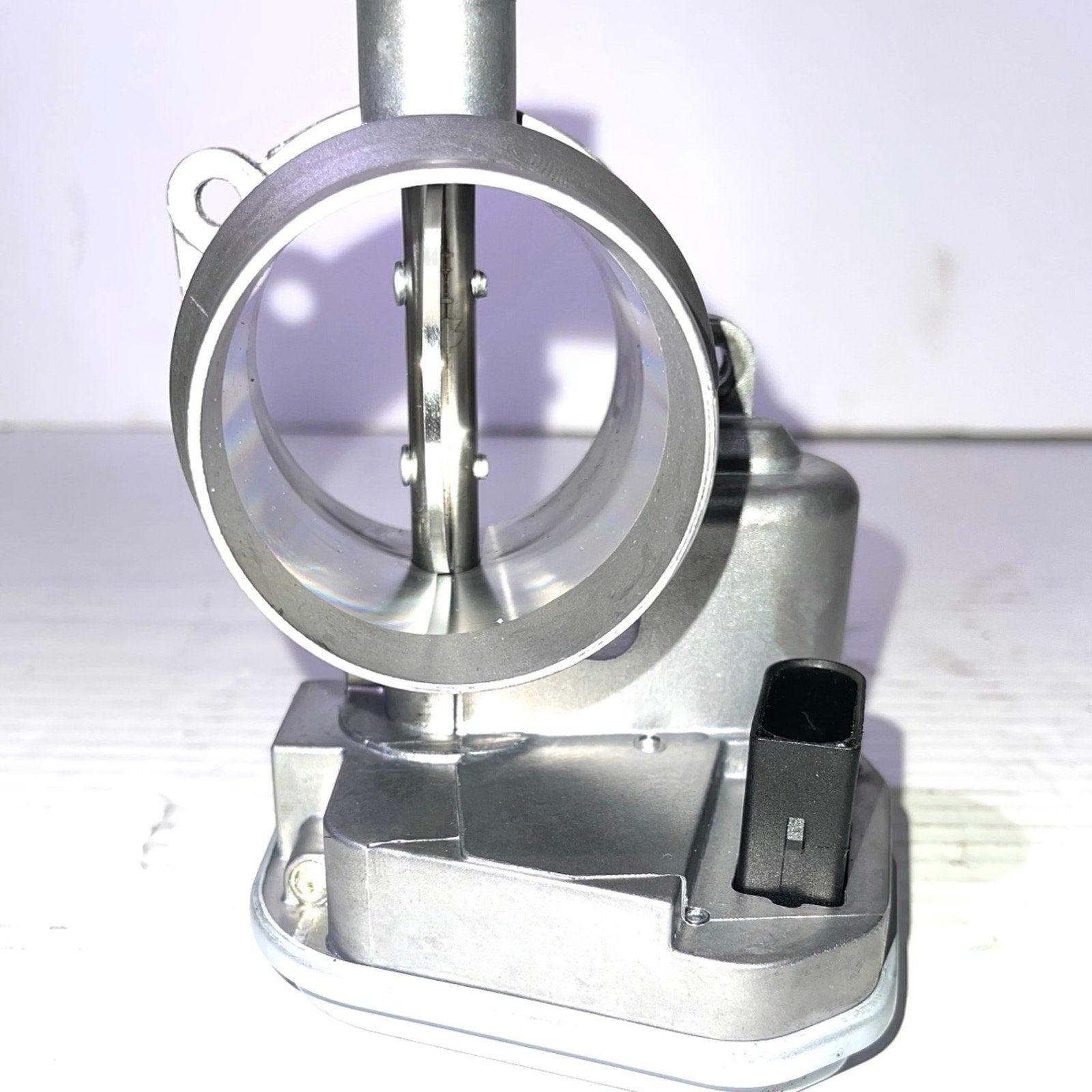 Throttle Body for BMW 1, 3, 5, 7 Series X3 X6 E60 E61 X5 335d 3.0L 11717804384