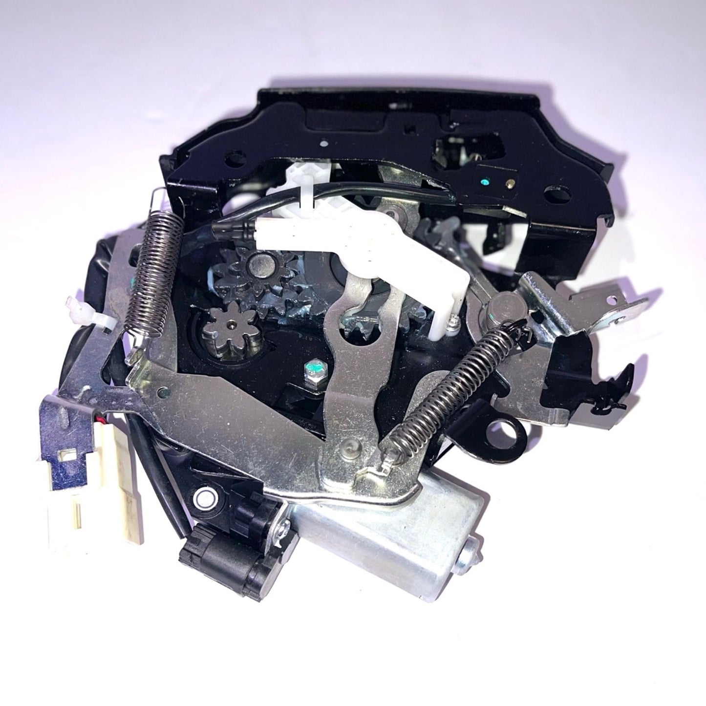 Trunk Latch Hatch Door Lock Actuator Motor for Lexus LS460 2007-2012 6465050040