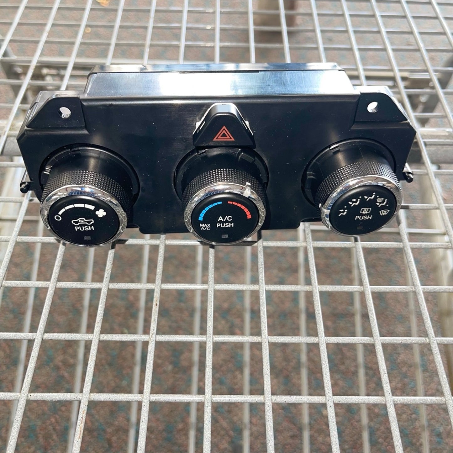 AC Heater Climate Control Module 68268189AA 2013-2018 Dodge RAM 1500 2500 3500 with Heat Defrost, Replace# 68105021AC 68105021AF 68226600AA 68236775ABntrol Module 68268189AA 2013-2018 Dodge RAM 1500 2500 3500 w