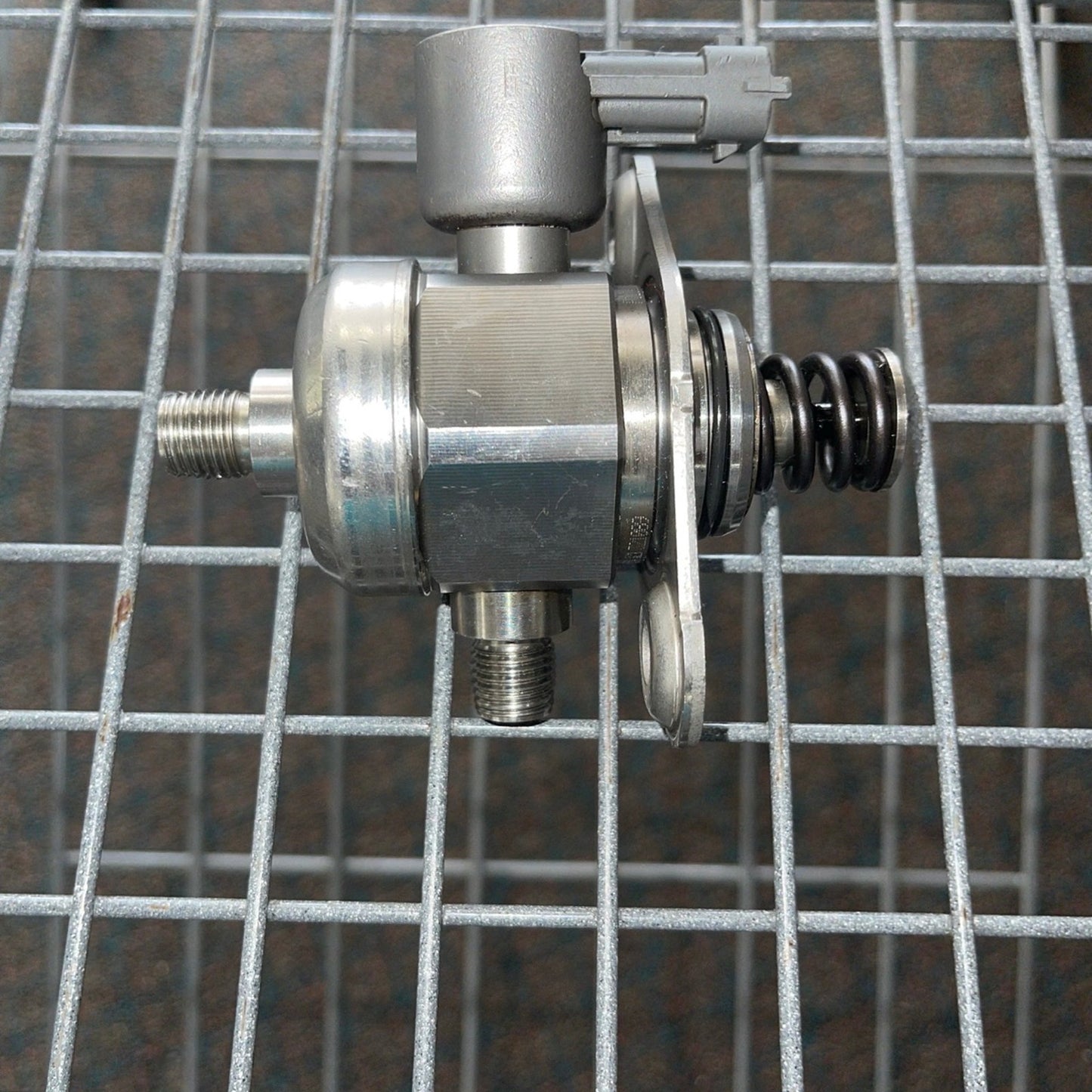 High Pressure Fuel Pump for Cadillac CTS STS 3.6L V6 2008-2011 12614934 12626234