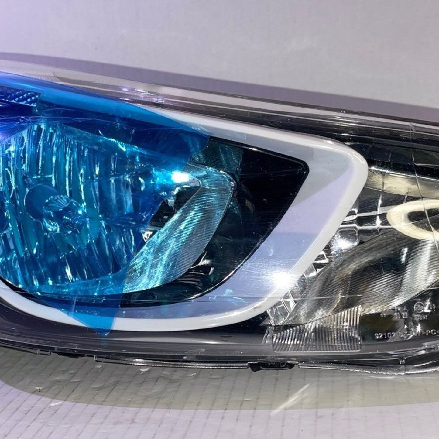 Replacement Passenger Side Headlight with Halogen Sedan without LED Position Light fits 2014-2016 Hyundai Elantra (Sedan)