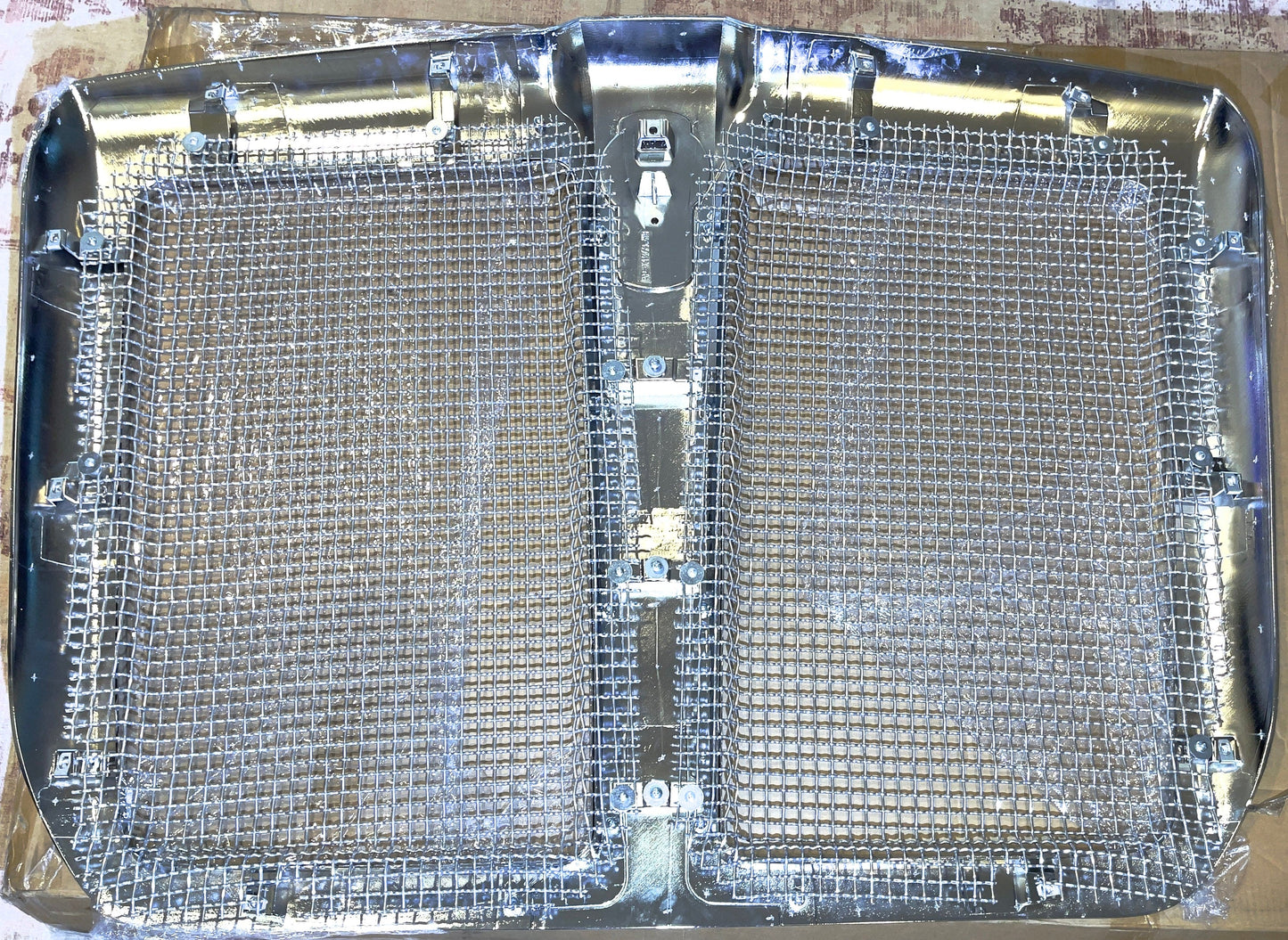 Bumper Grille for 2010-2024 Kenworth T680 Radiator Grill w/Bug Screen Silvery Plastic + Aluminium Replacement for L296155100 L456064110