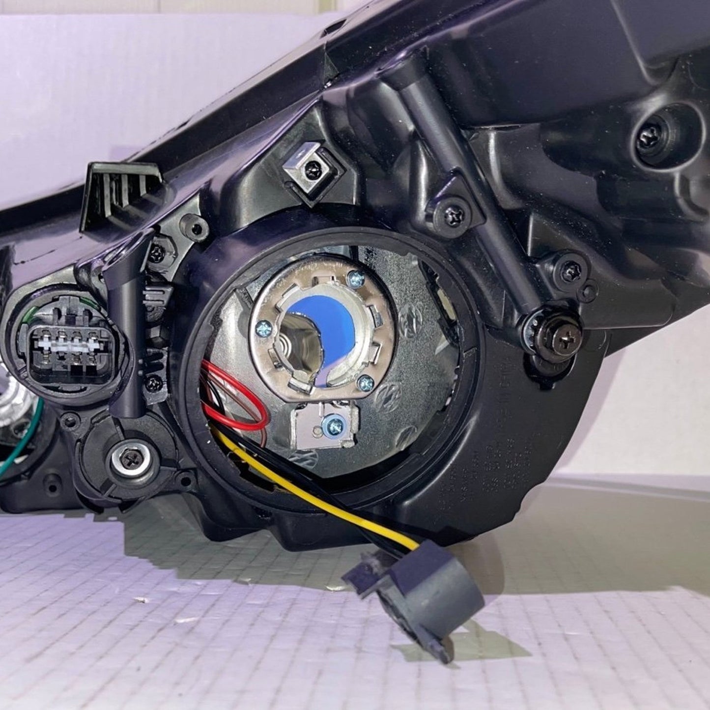 Replacement Passenger Side Headlight with Halogen Sedan without LED Position Light fits 2014-2016 Hyundai Elantra (Sedan)