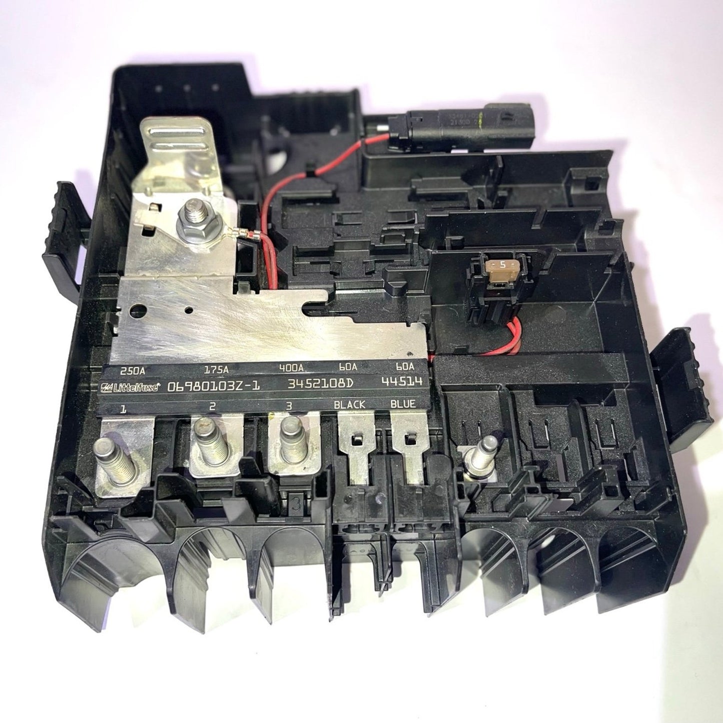 Battery Distribution Engine Compartment Fuse Block Chevy Silverado 1500 2500 HD