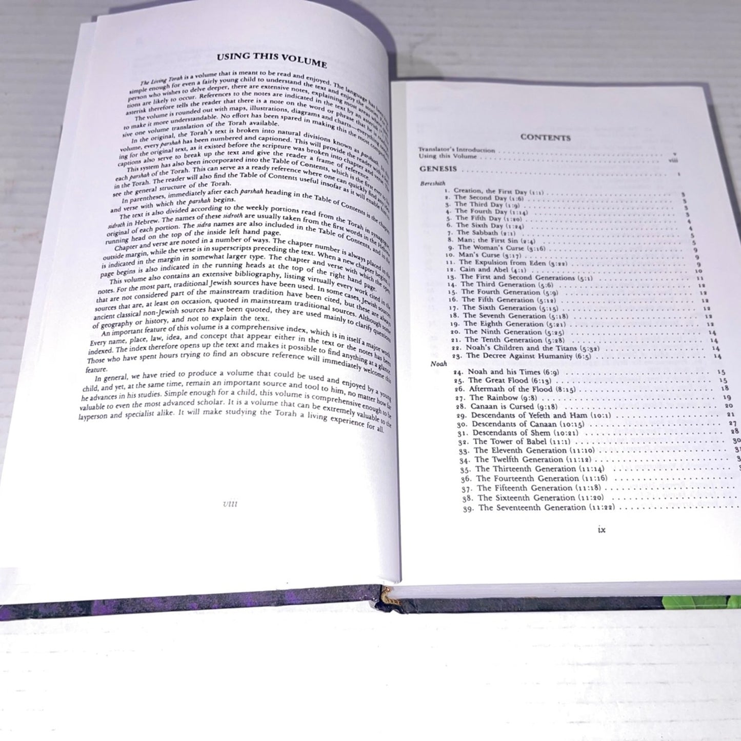 The Living Torah: A new Translation Based On Traditional Jewish Sources (The Five Books of Moses) 3rd by Aryeh Kaplan (1981) Hardcover