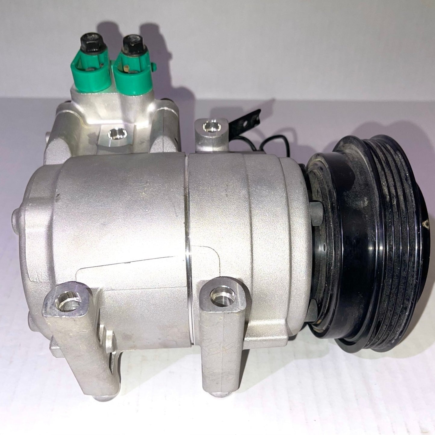 A/C Compressor with Clutch Hyundai Elantra Tiburon Matrix Denso 471-6003 9770109000 977012C100 977012D100 977012E000 97701-09000 97701-2C100 97701-2D100 97701-2E000 97701 09000