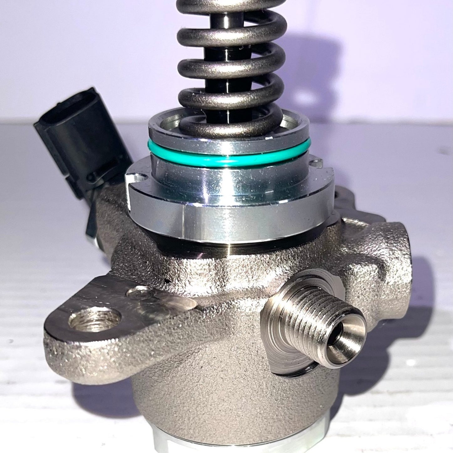 High Pressure Fuel Pump for Nissan TITAN Armada Infiniti QX56 QX80 Q70 Q70L M56