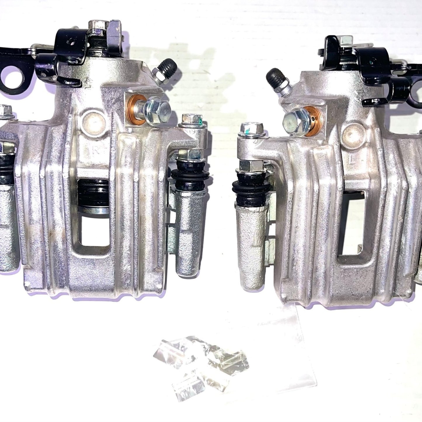 Rear Disc Brake Caliper Assembly Fit Jetta 2000-2005 1.8L 1.9L 2.0L, TT Quattro 2000-2006, Pair Set of 2 Rear Driver and Passenger Side