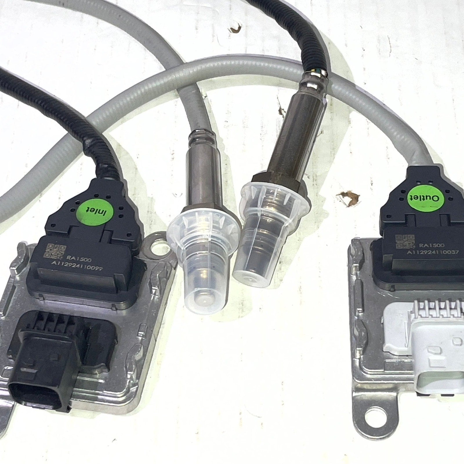 22303391 22303390 Inlet & Outlet Nox Sensor with 2011-2022 Volvo VNL D11/D13/D16 2013-2016 Mack GU4/GU5/GU7/GU8/CXU LEU LR600 MRU Truck Replacement 5WK97366 5WK97367