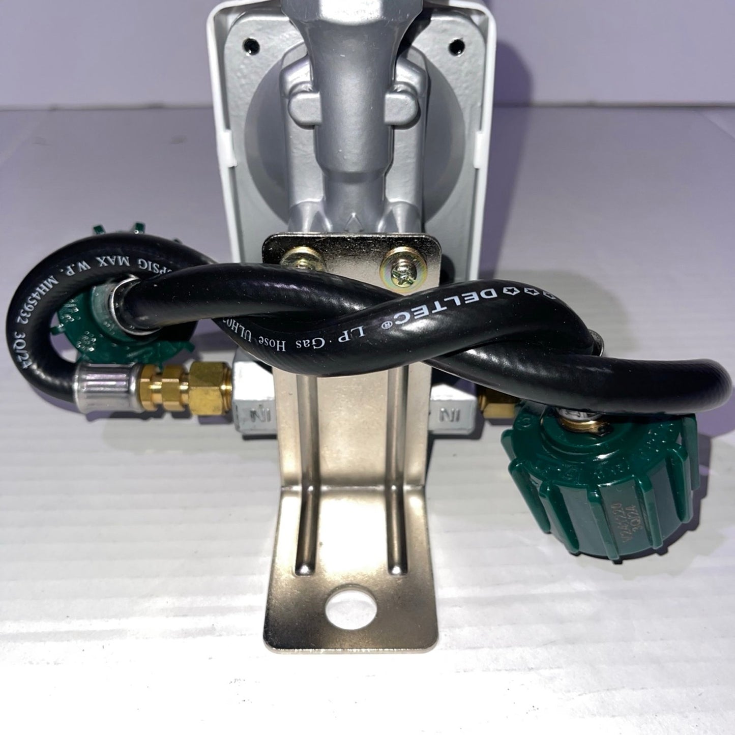 RecPro RV Propane Gas Regulator 2-Stage Auto Changeover | LP Tank Dual Hookup (w