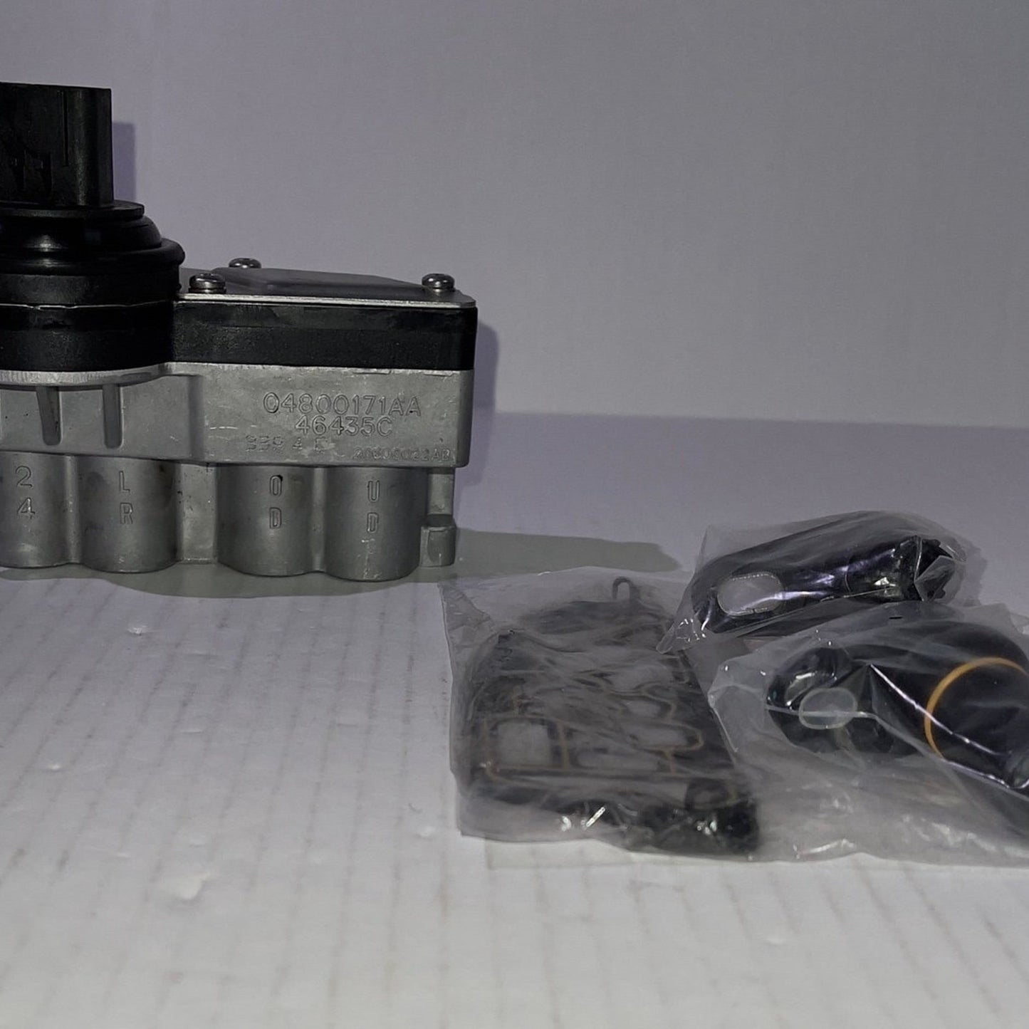 Transmission Shift Solenoid Block Pack Replacement 04800171AA 04800171AA 42RLE for Dodge-Chrysler 2009-2010 Jeep Wrangler 2003-2006