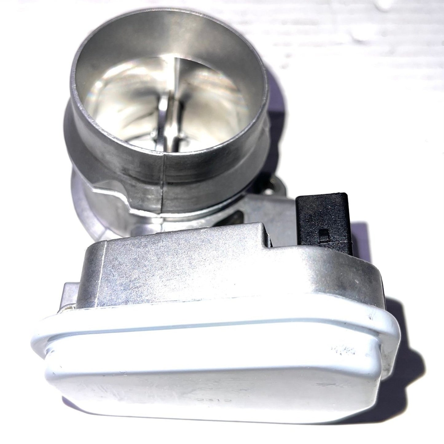 Throttle Body for BMW 1, 3, 5, 7 Series X3 X6 E60 E61 X5 335d 3.0L 11717804384