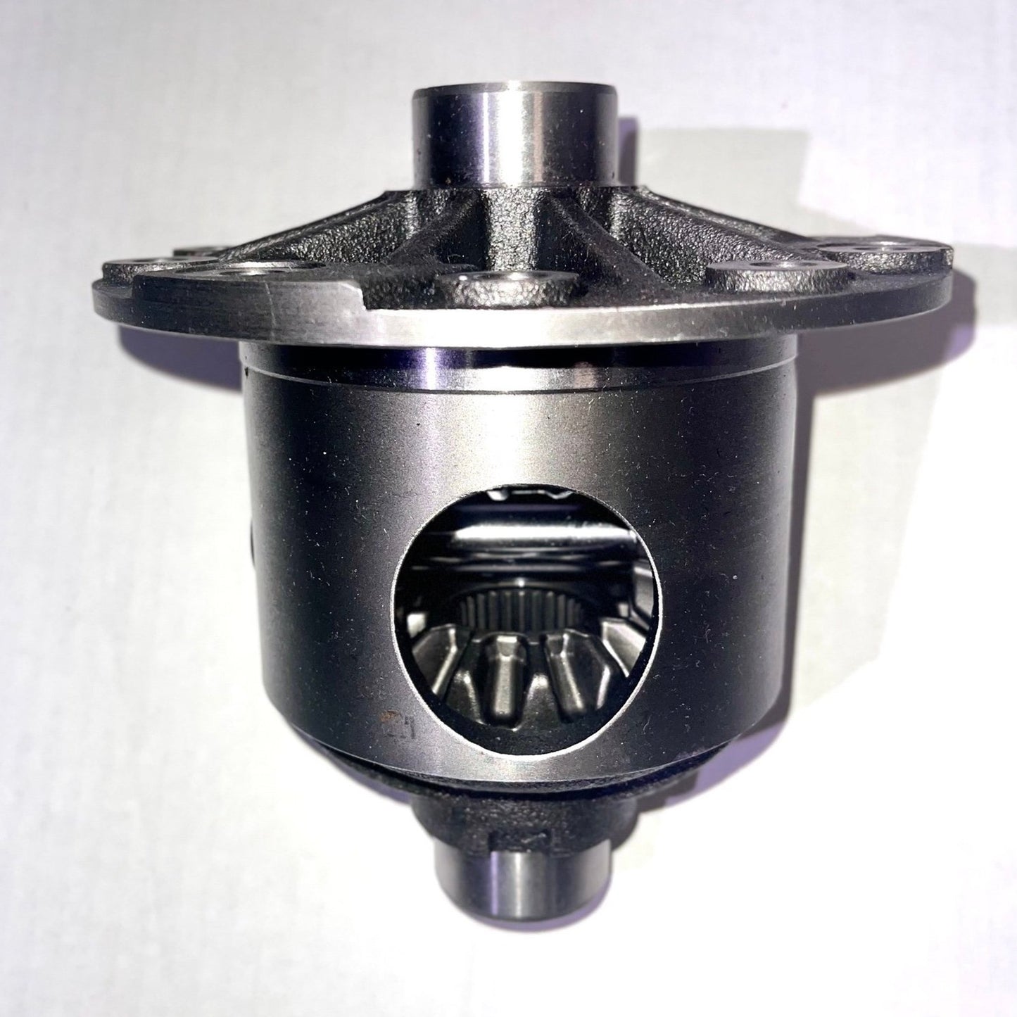 GM 8.6L Differential Carrier Case YC G40048044) Differential Carrier GM 8.6L