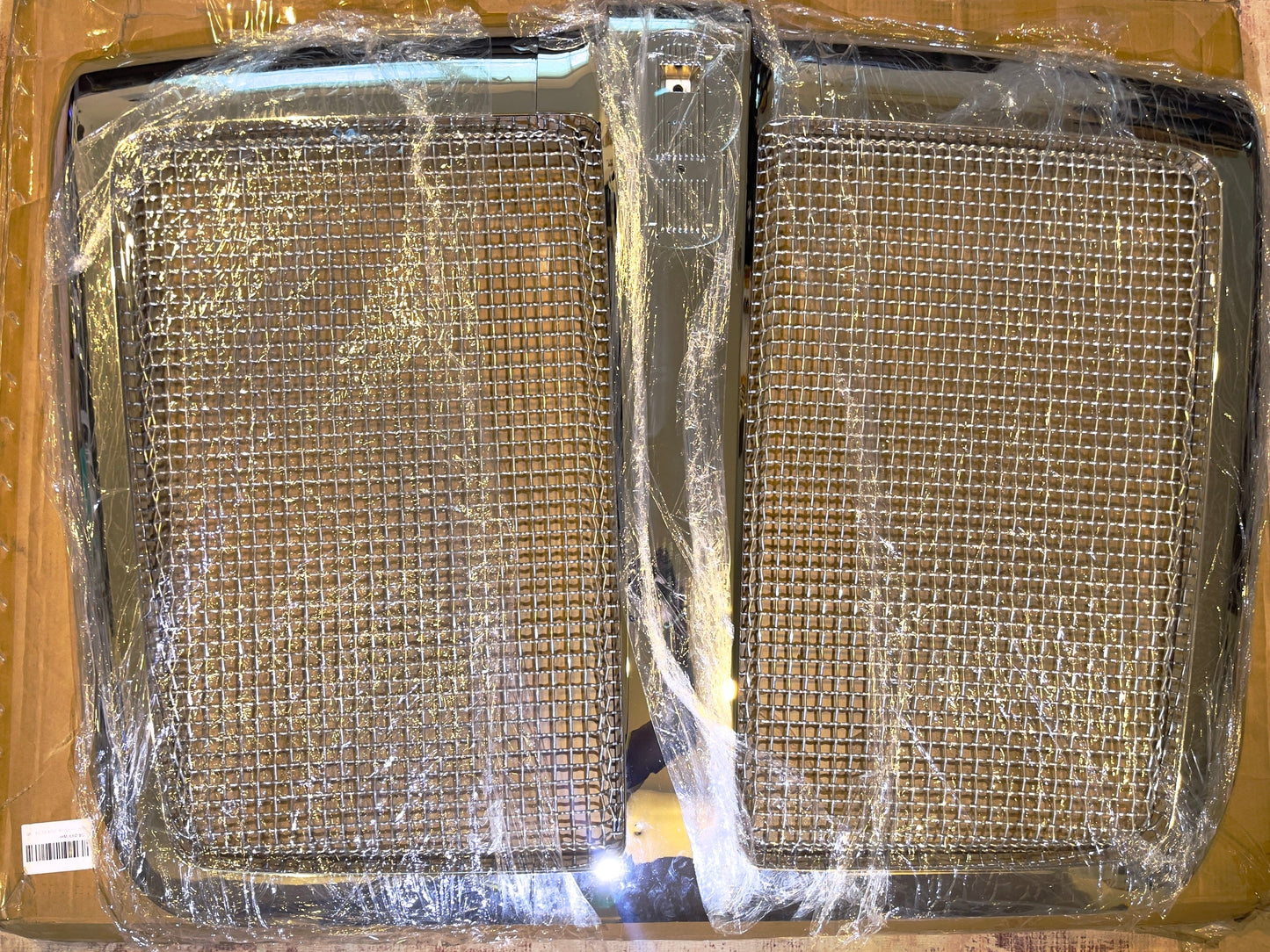 Bumper Grille for 2010-2024 Kenworth T680 Radiator Grill w/Bug Screen Silvery Plastic + Aluminium Replacement for L296155100 L456064110