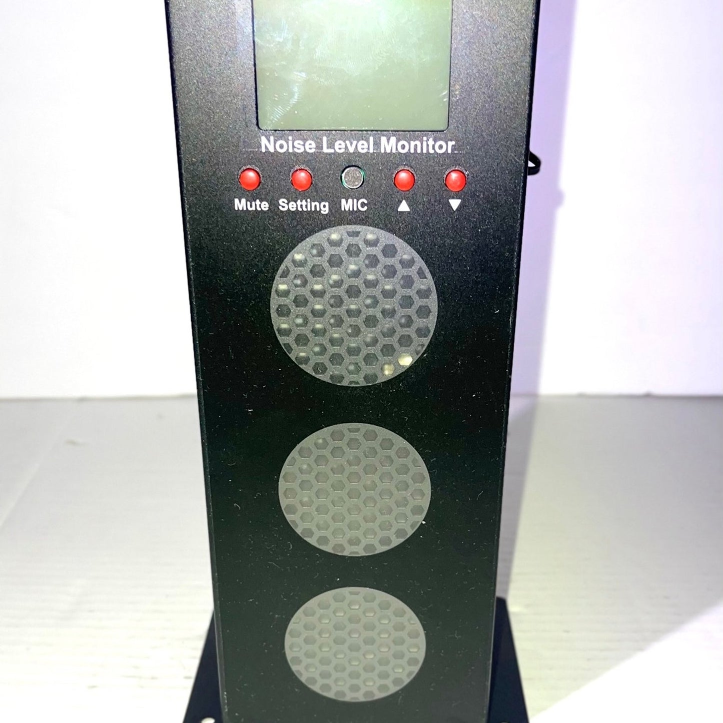 Noise Detector with Traffic Light Alert & Adjustable dB Threshold & Volume, Temp & Humidity Display, Metal Housing, for Classroom Noise Control, Fun Interaction for Easy Noise Management