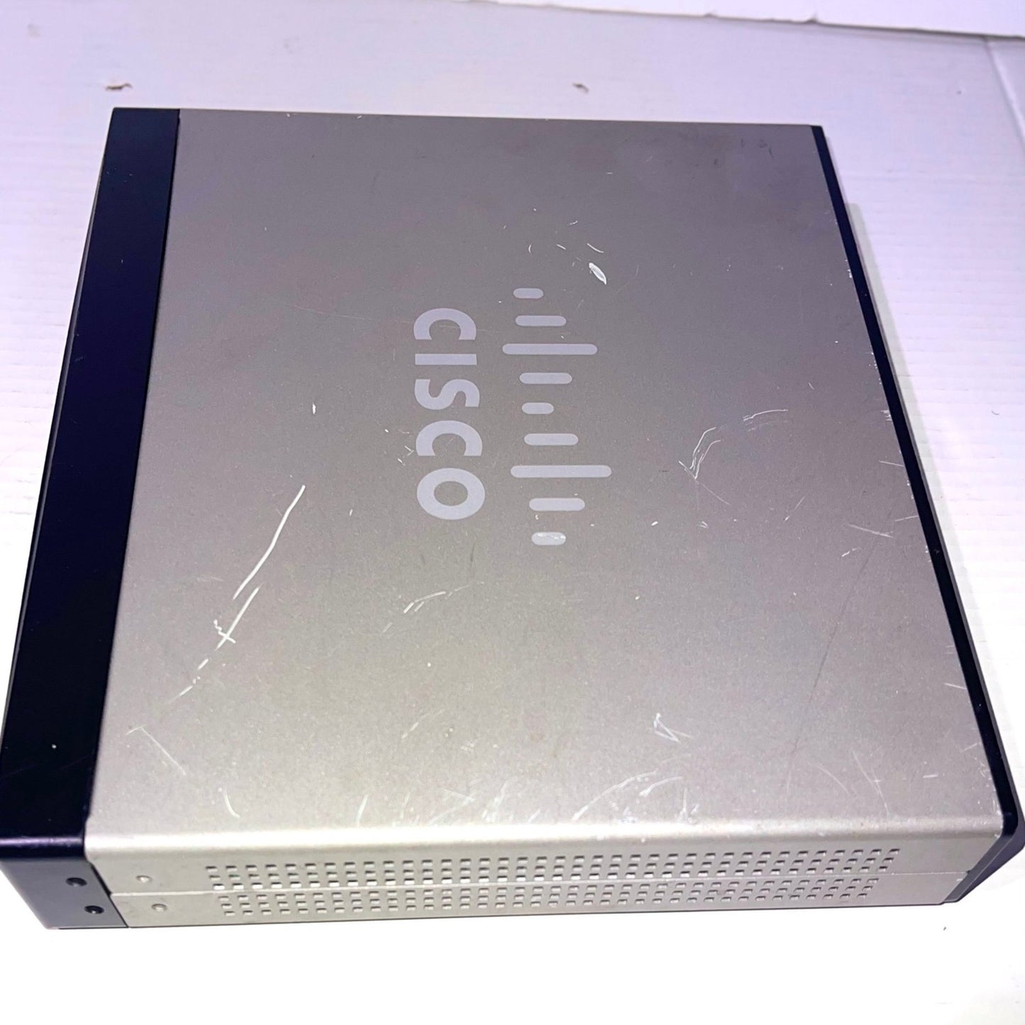 Cisco Rv082 8. Port Fast Ethernet VPN Router. Dual Wan 8 X 10/100Base. Tx LAN, 1 X 10/100Base. Tx Wan, 1 X 10/100Base. Tx DMZ Product Type: Routing/Switching Devices/Routers & Gateways