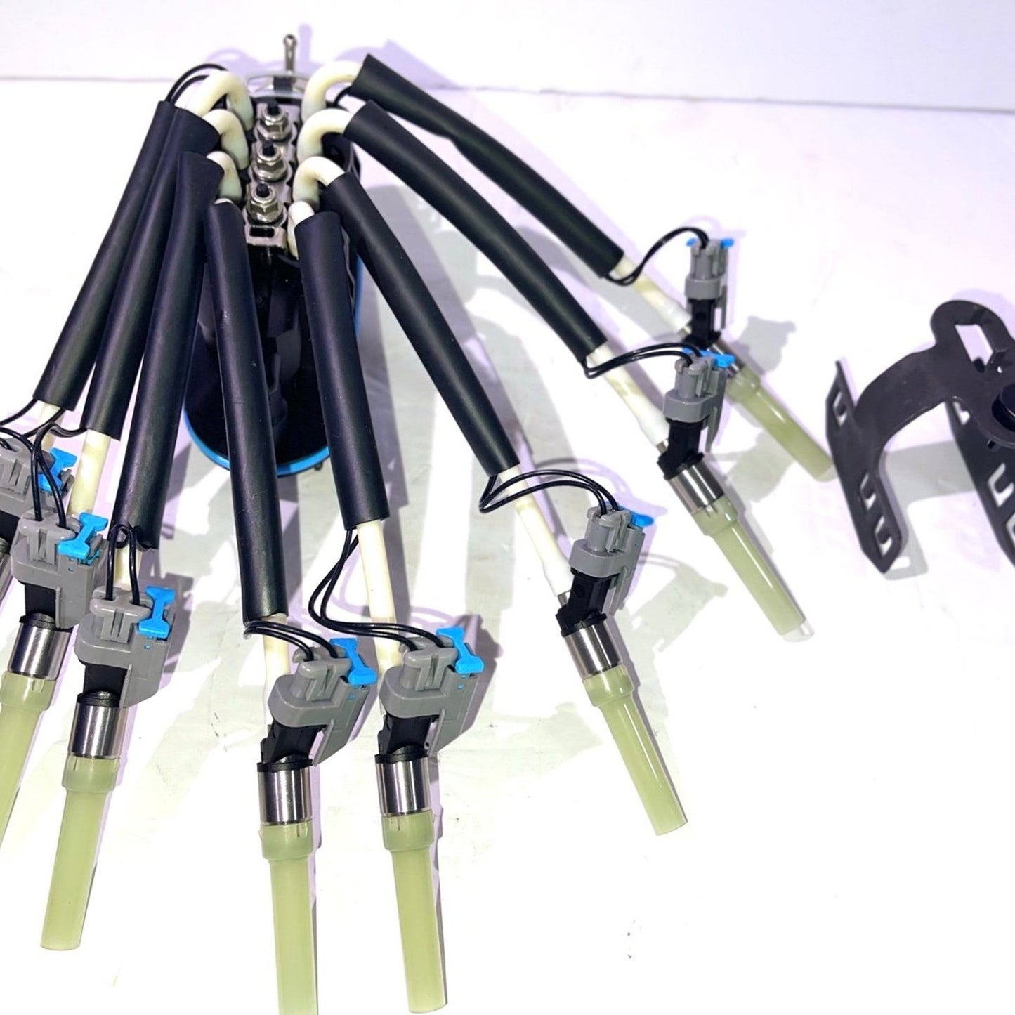 Spider Fuel Injector for FJ504 89060440 17114163 Compatible with GMC K3500 Yukon Cadillac Chevrolet Escalade C1500 Suburban Express 1500 3500 K2500 P30 P3500 Savana V8 5.0L 5.7L 1996-2002