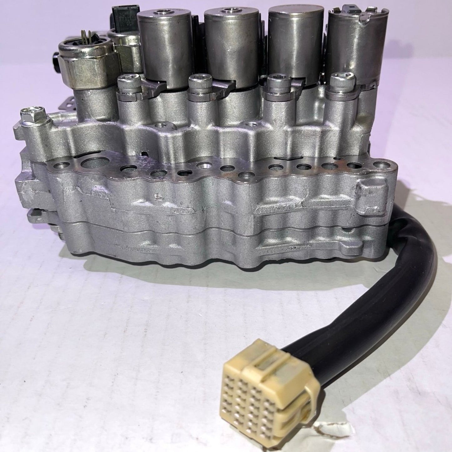 Transmission Valve Body Fit For 2007-2011 Nissan Sentra Lafesta X-Trail Rogue Altima 2.5L 2.0L Transmission Solenoid J18531 1022