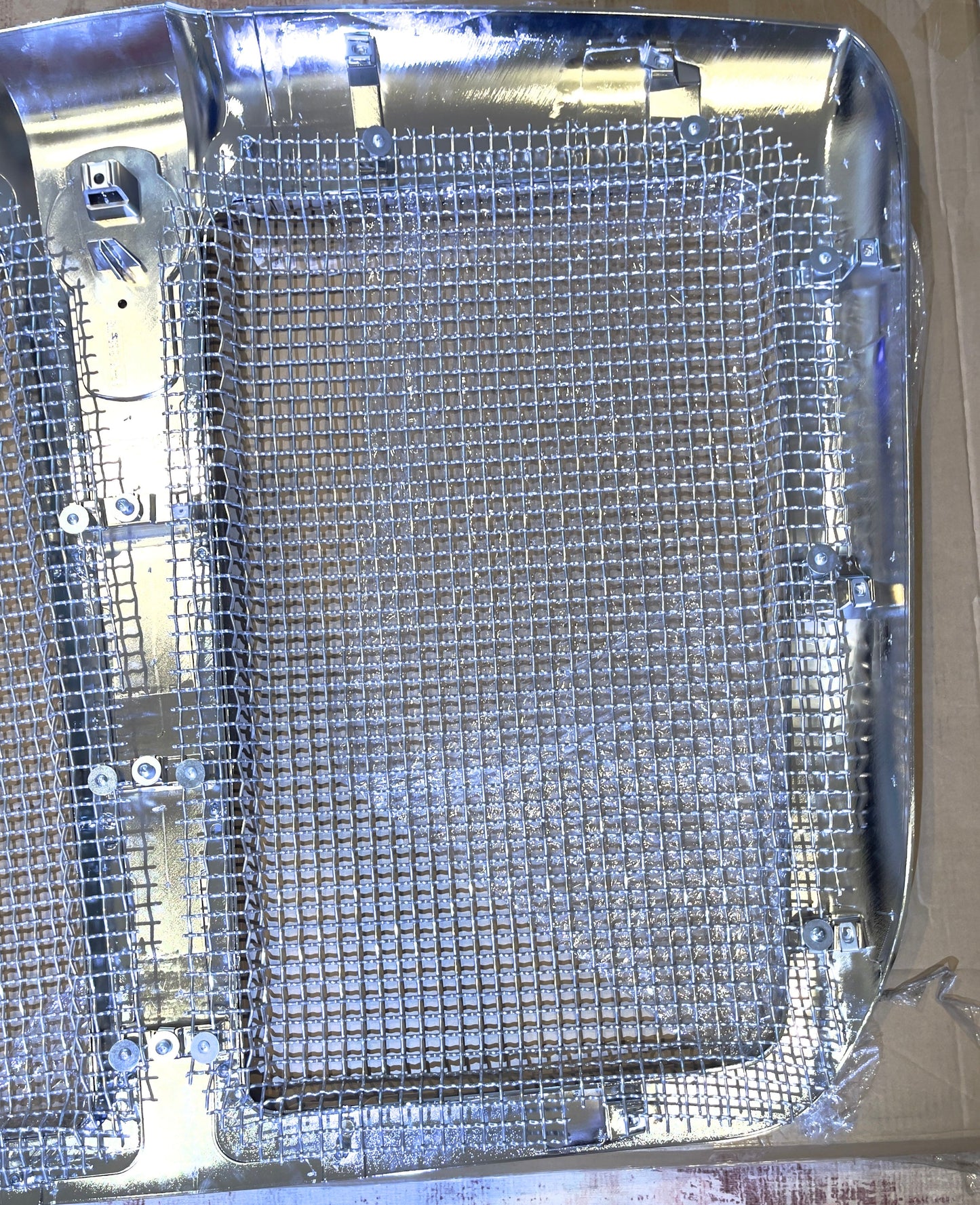 Bumper Grille for 2010-2024 Kenworth T680 Radiator Grill w/Bug Screen Silvery Plastic + Aluminium Replacement for L296155100 L456064110