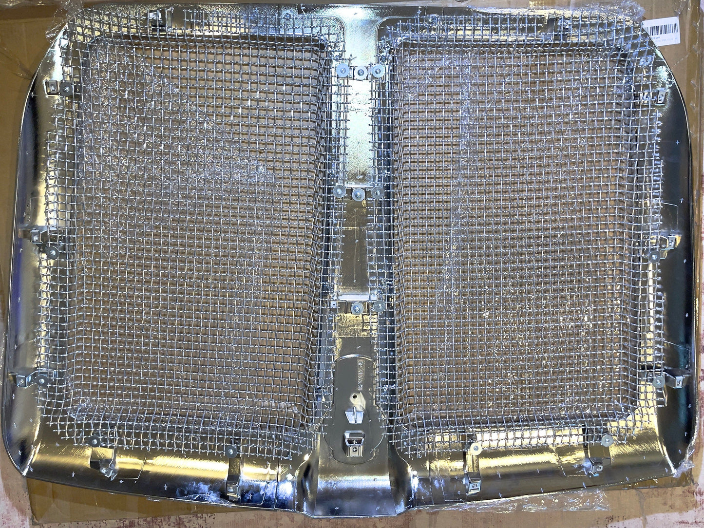 Bumper Grille for 2010-2024 Kenworth T680 Radiator Grill w/Bug Screen Silvery Plastic + Aluminium Replacement for L296155100 L456064110