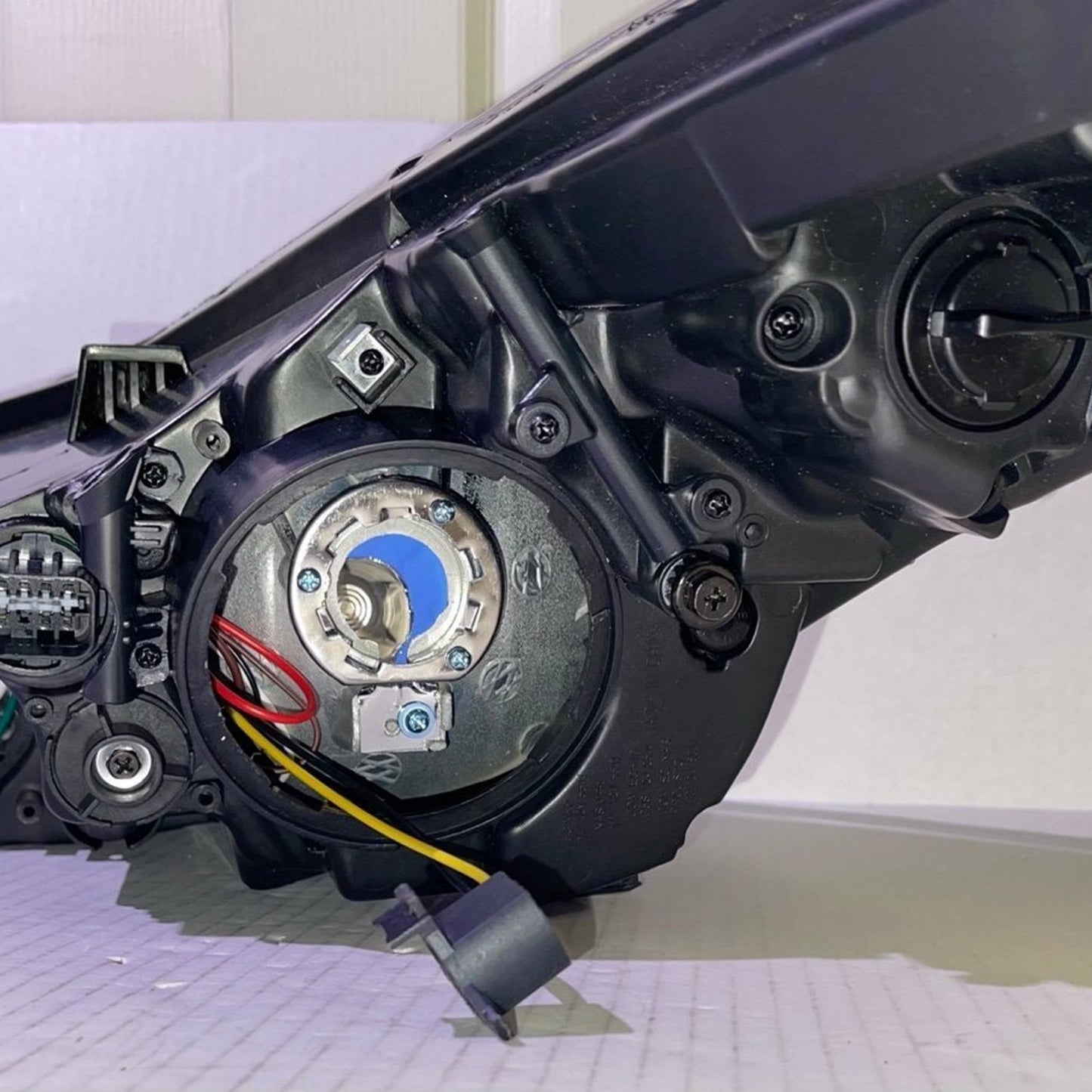 Replacement Passenger Side Headlight with Halogen Sedan without LED Position Light fits 2014-2016 Hyundai Elantra (Sedan)