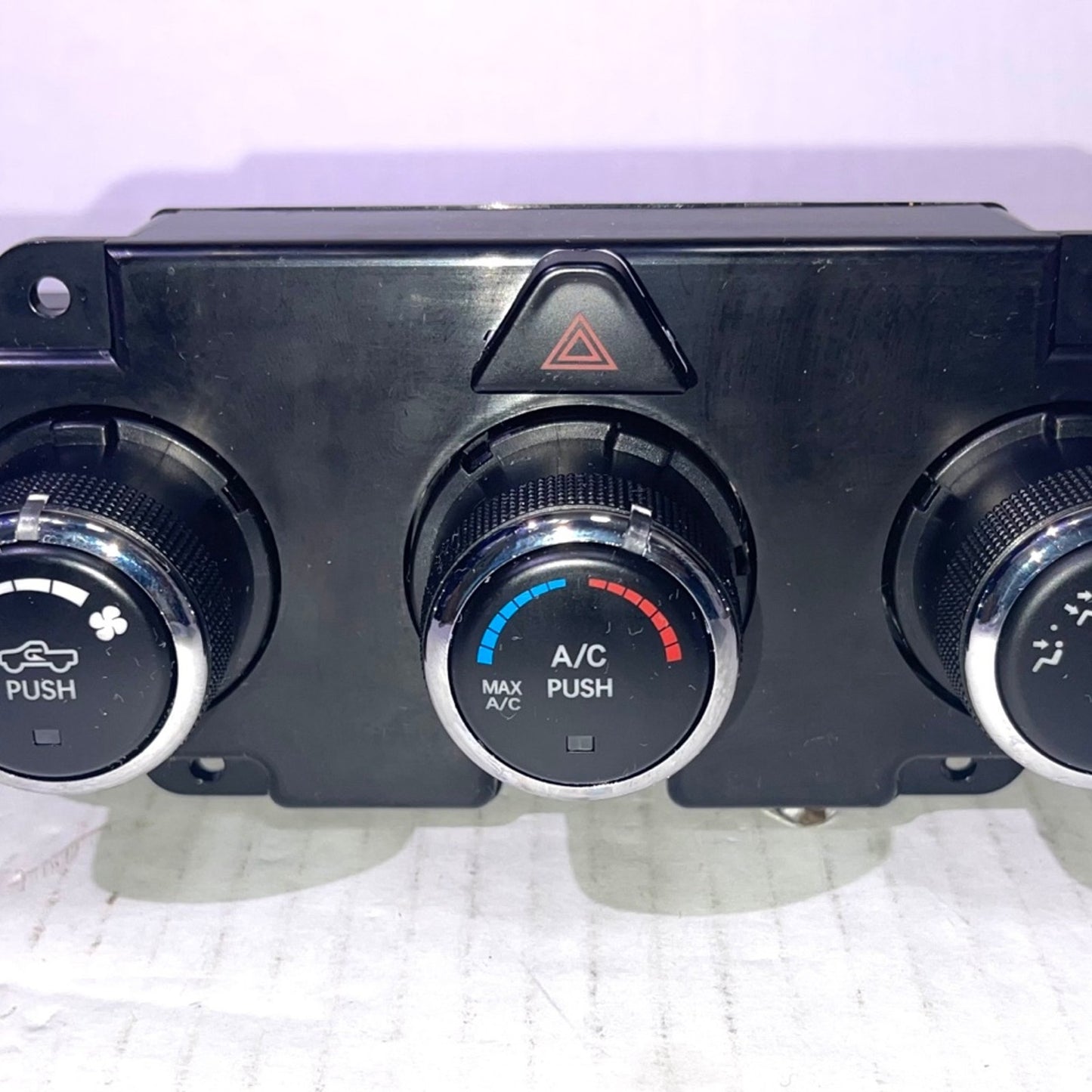 AC Heater Climate Control Module 68268189AA 2013-2018 Dodge RAM 1500 2500 3500 with Heat Defrost, Replace# 68105021AC 68105021AF 68226600AA 68236775ABntrol Module 68268189AA 2013-2018 Dodge RAM 1500 2500 3500 w