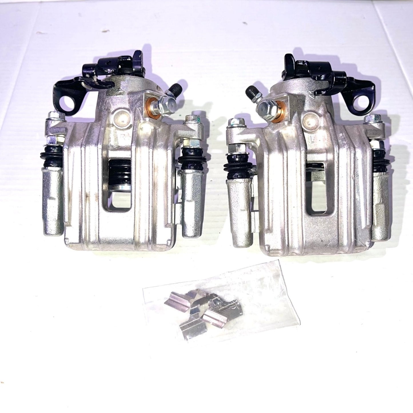 Rear Disc Brake Caliper Assembly Fit Jetta 2000-2005 1.8L 1.9L 2.0L, TT Quattro 2000-2006, Pair Set of 2 Rear Driver and Passenger Side