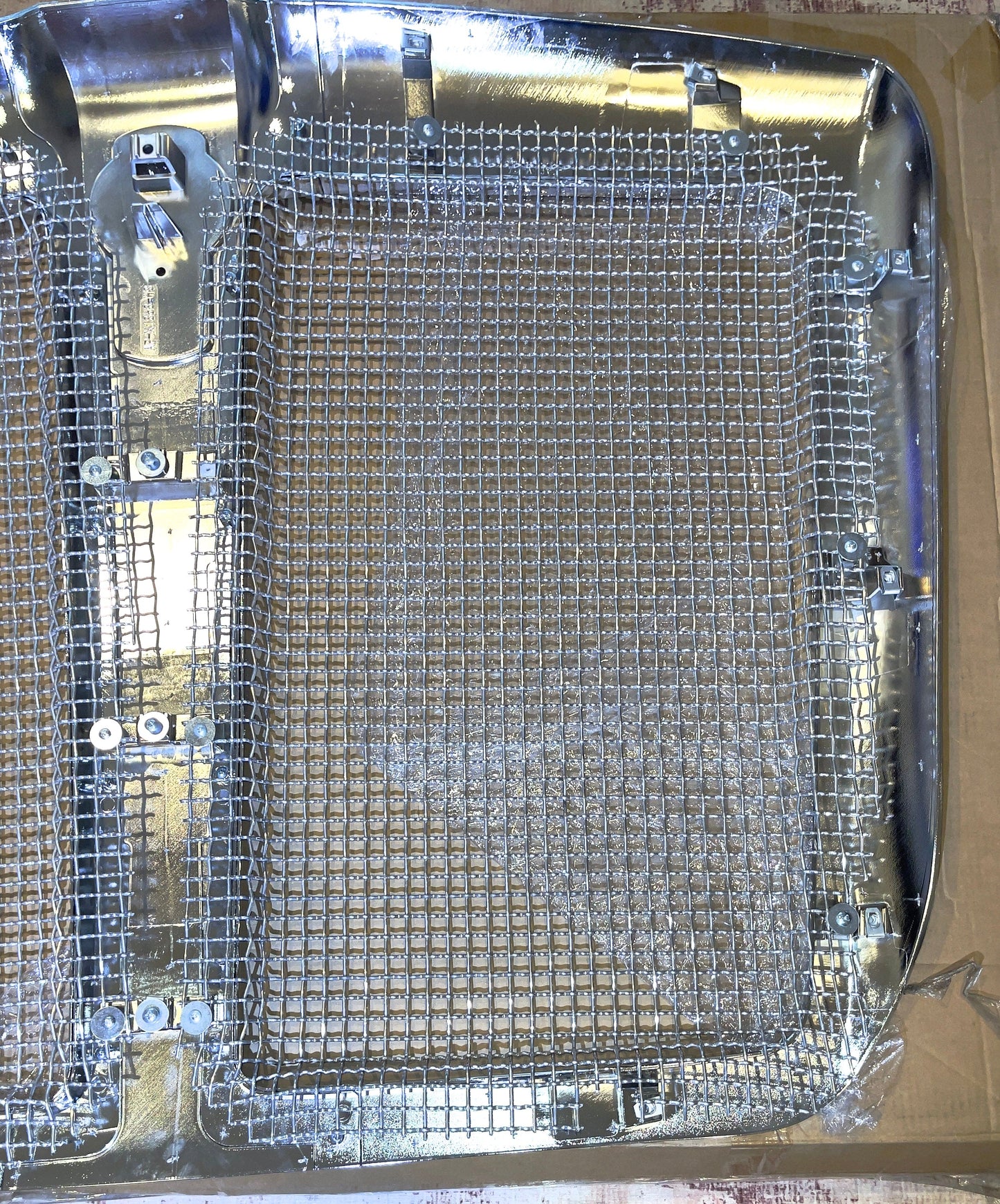 Bumper Grille for 2010-2024 Kenworth T680 Radiator Grill w/Bug Screen Silvery Plastic + Aluminium Replacement for L296155100 L456064110