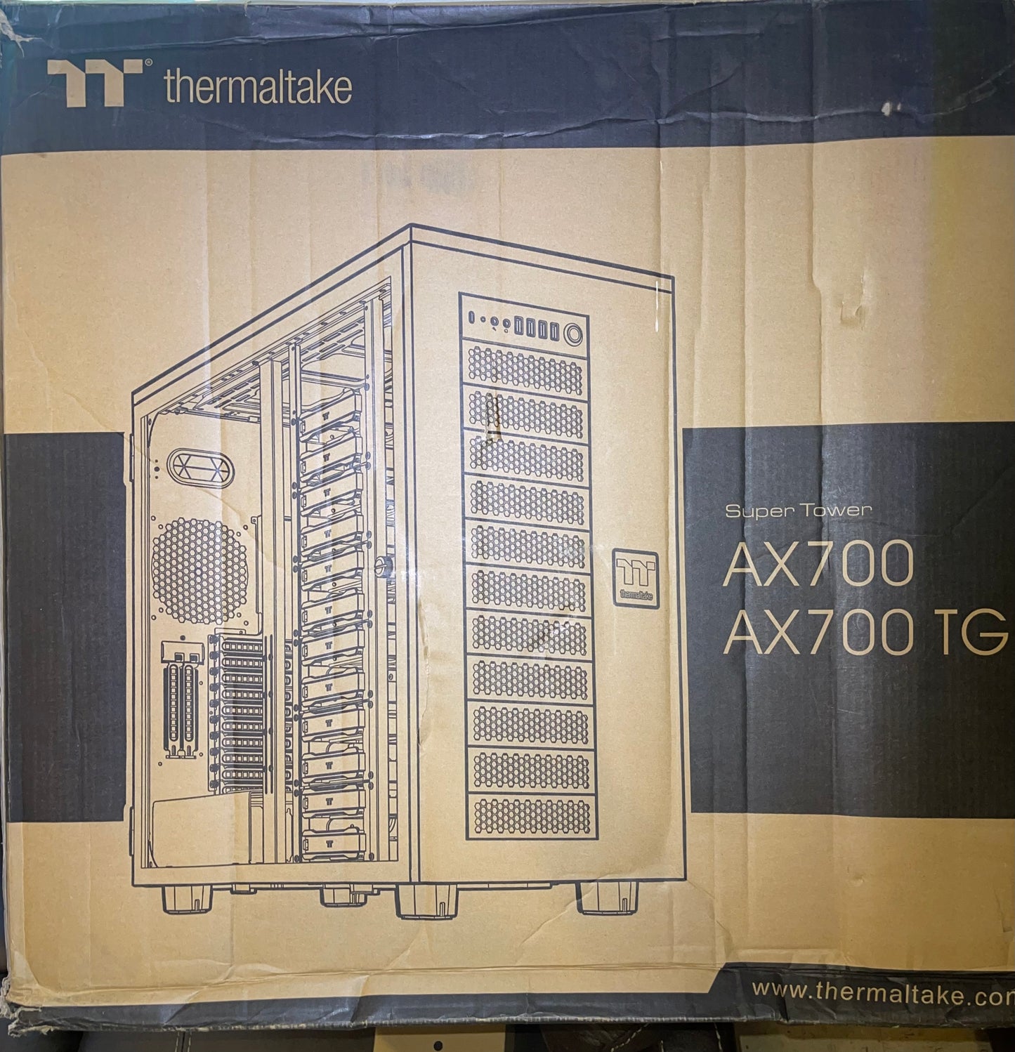 Thermaltake AX700 Super Tower; SSI-CEB/SSI-EEB/XL-ATX/E-ATX; 560mm Radiator Support; 360mm-630mm GPU Clearance; Support for up to 18x 3.5 or 2.5"; Supports 2X 5.25; CA-11B-00F1NN-00

Brand Thermaltake
Motherboard Compatability Extended ATX, Server ATX, AT
