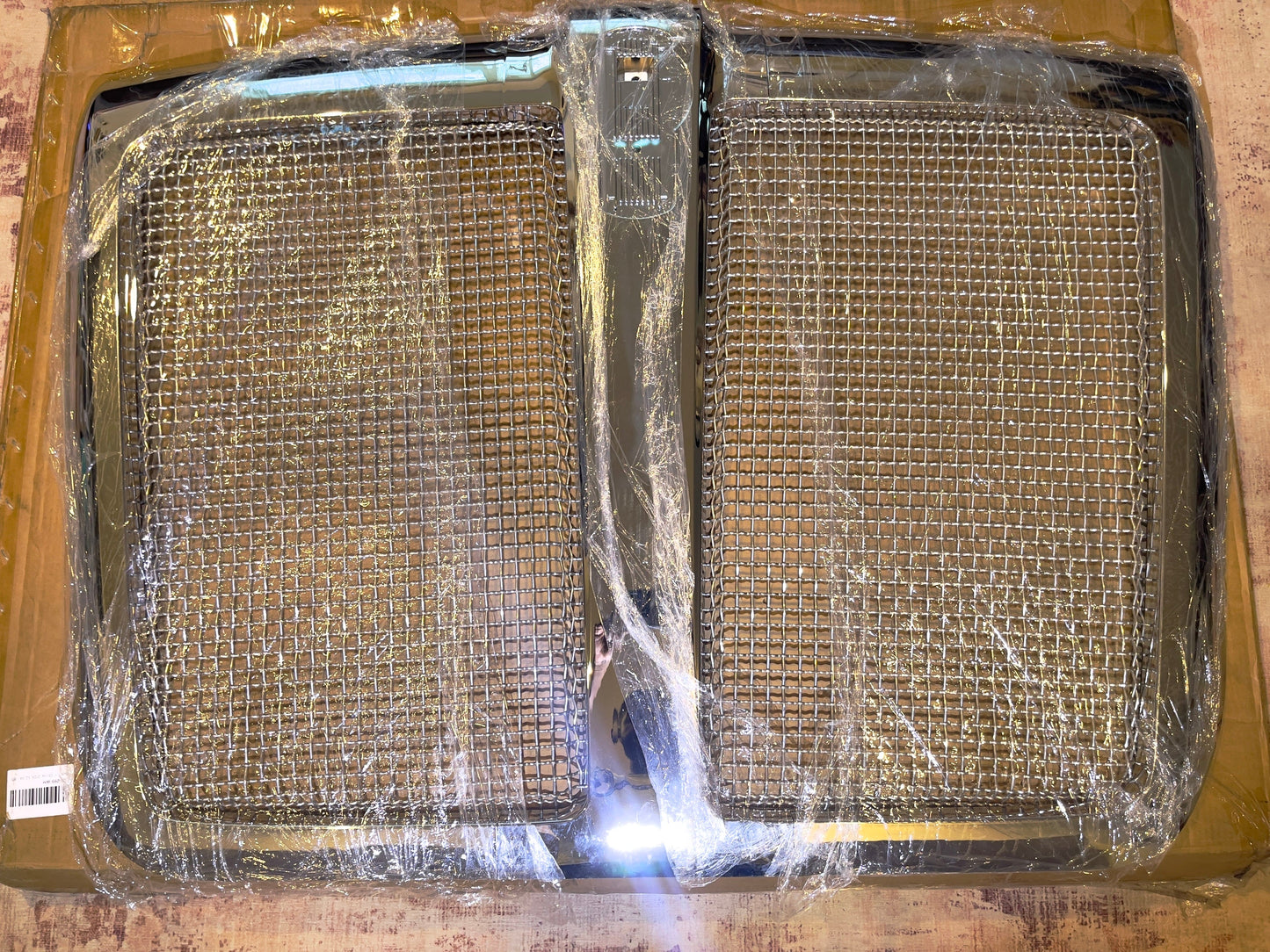 Bumper Grille for 2010-2024 Kenworth T680 Radiator Grill w/Bug Screen Silvery Plastic + Aluminium Replacement for L296155100 L456064110