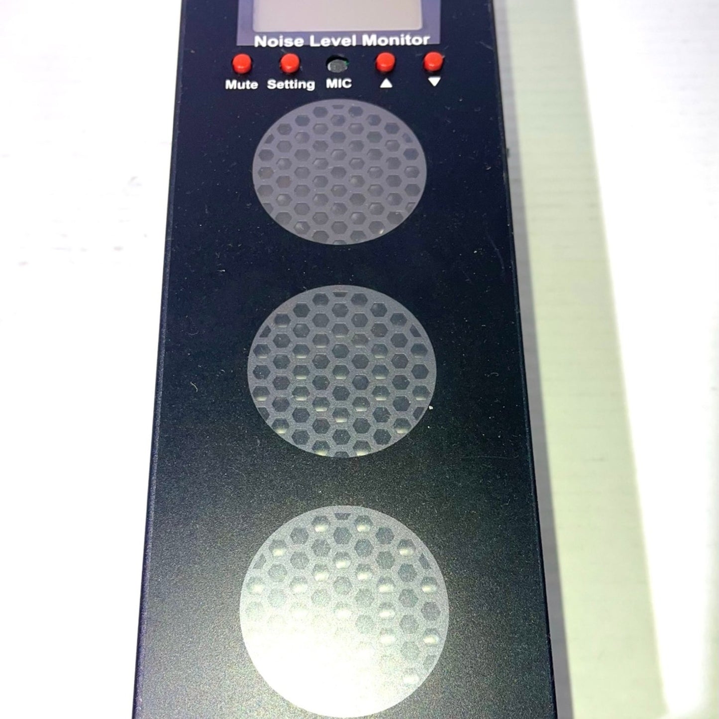 Noise Detector with Traffic Light Alert & Adjustable dB Threshold & Volume, Temp & Humidity Display, Metal Housing, for Classroom Noise Control, Fun Interaction for Easy Noise Management