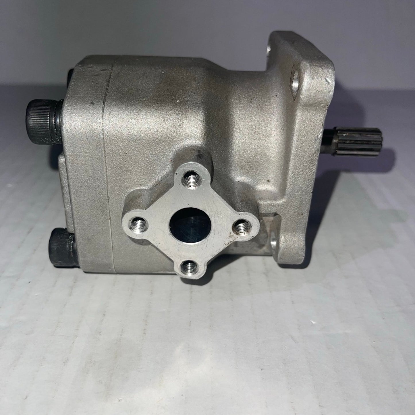 35110-76100 Hydraulic Pump for Kubota Tractors L175, L185, L225, L245, L295, L20