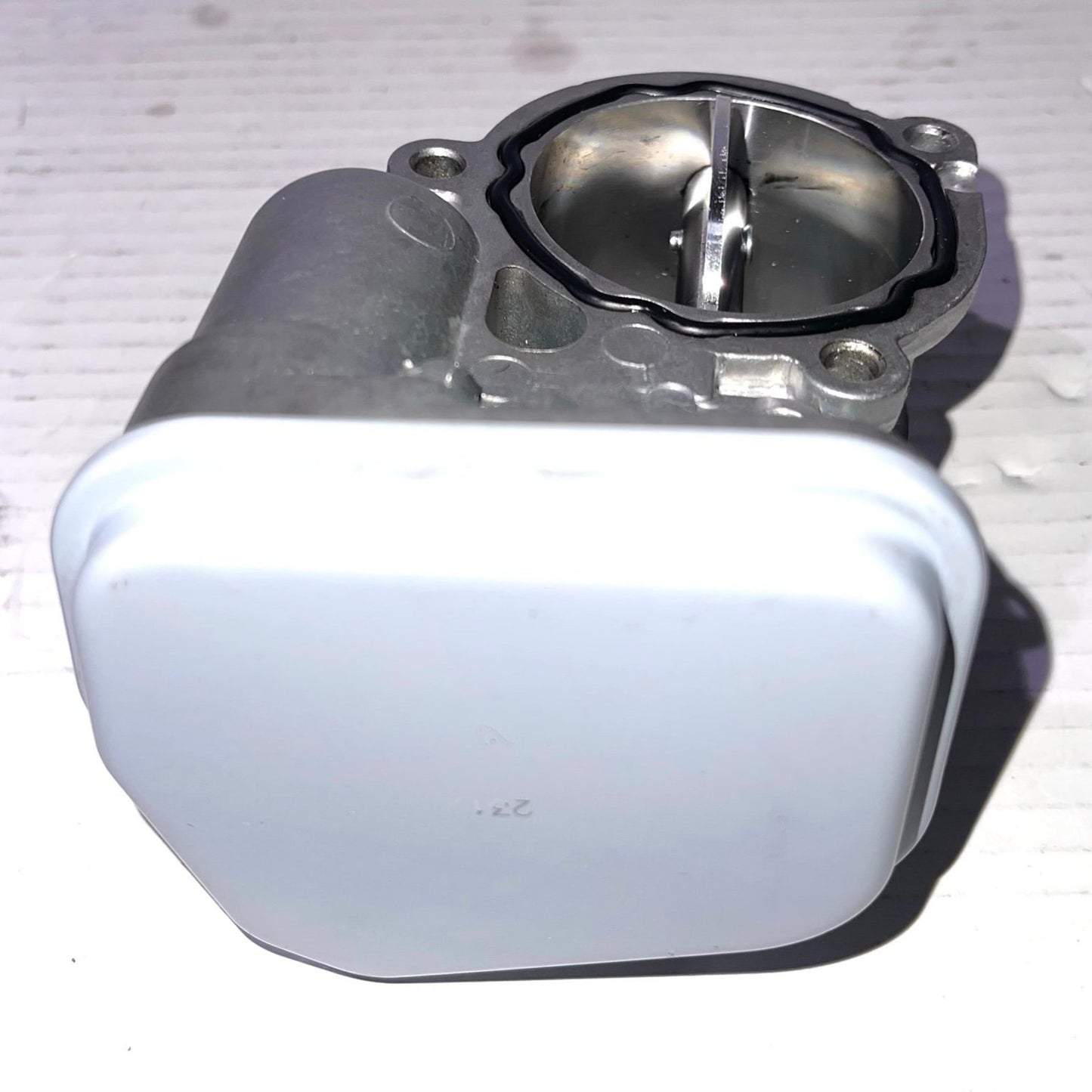 Throttle Body for BMW 1, 3, 5, 7 Series X3 X6 E60 E61 X5 335d 3.0L 11717804384