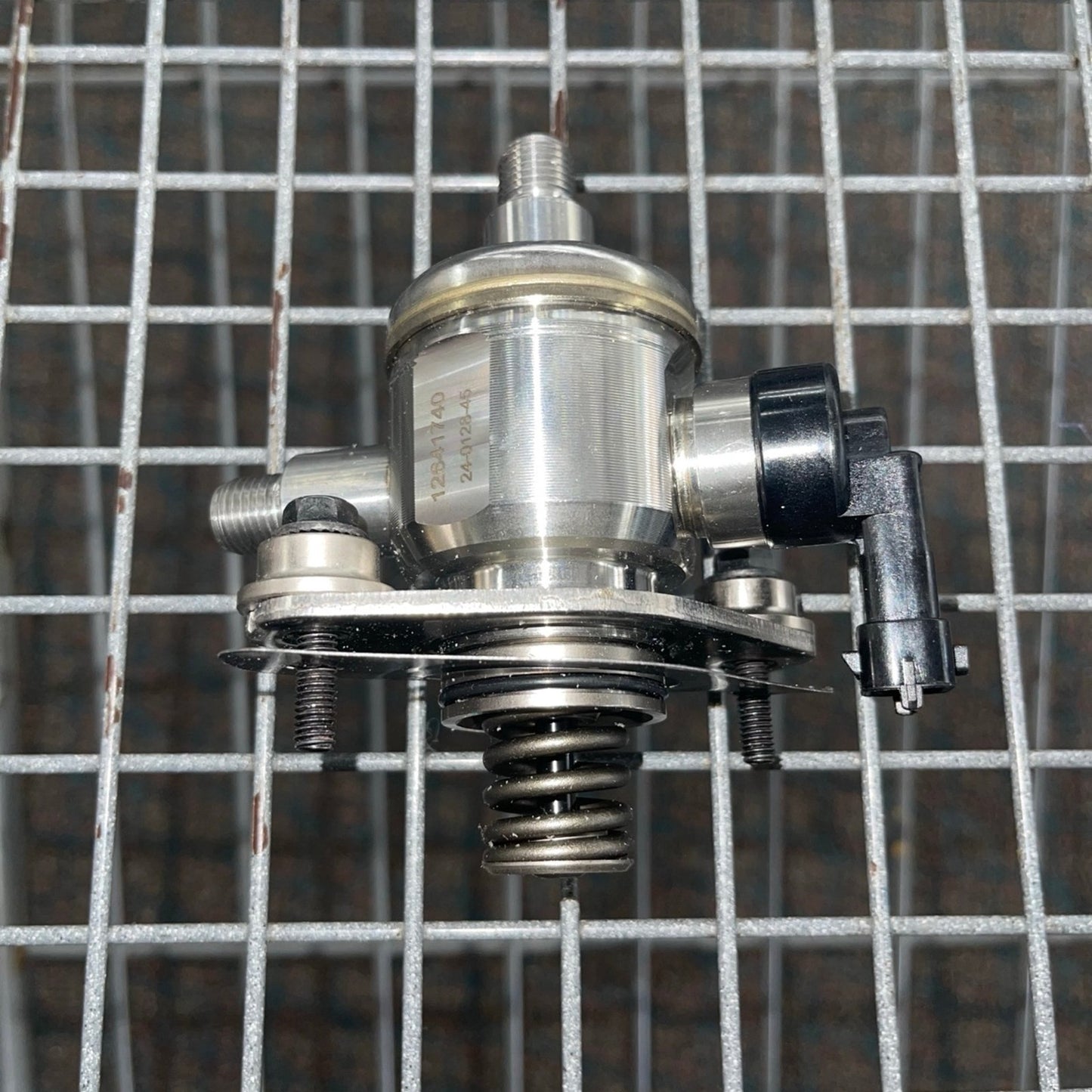 High Pressure Fuel Pump For Buick Cadillac GMC Chevrolet 3.6L 3.0L 12641740 12629934 12622475 12633594 12669005 12677328