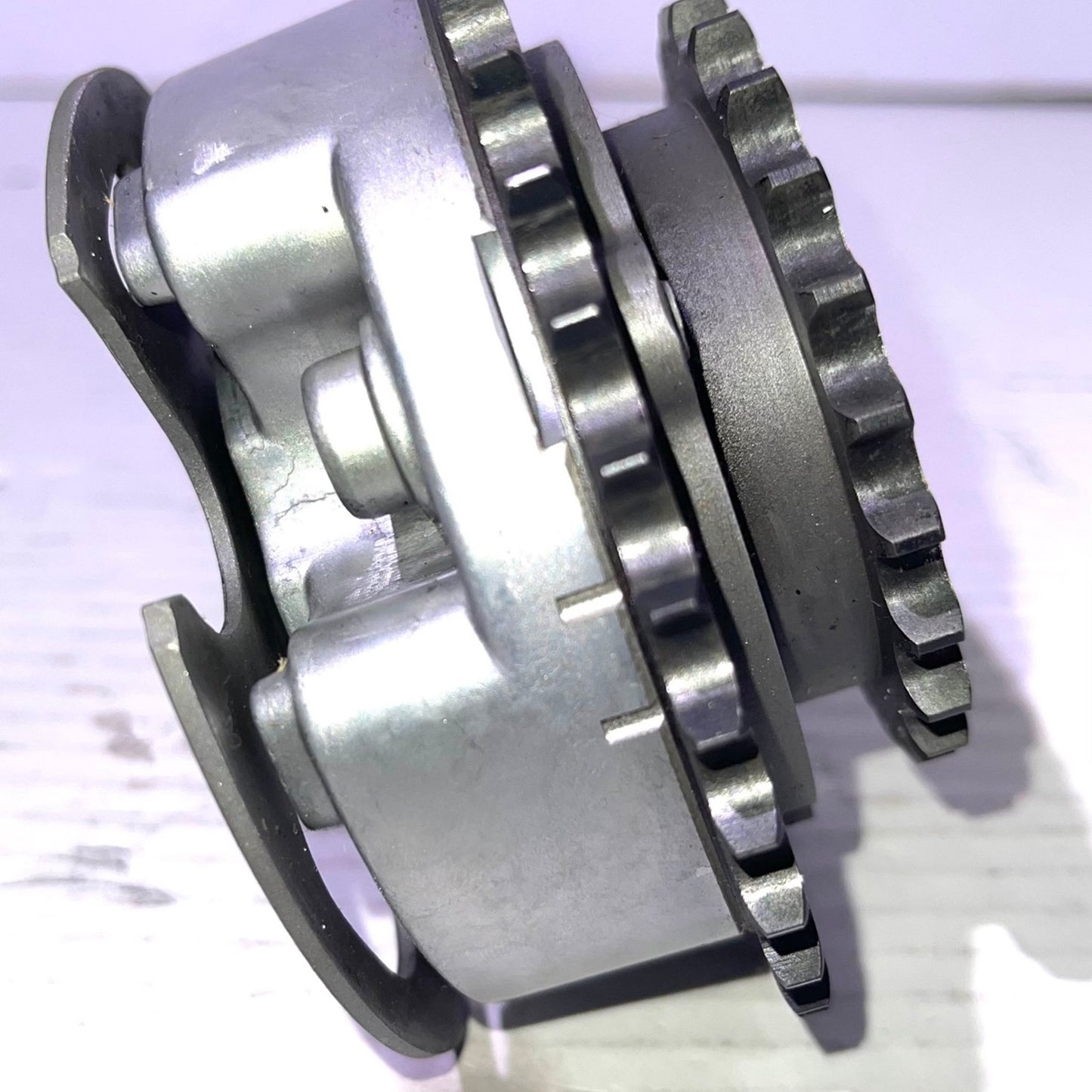 Engine Camshaft Timing Gear 13050-38010 For 2007-2019 Toyota Land Cruiser Tundra GX460 LX570 5.7L 4.6L Replaces 13050-0S020 130500S020 130500S010 13050-0S010