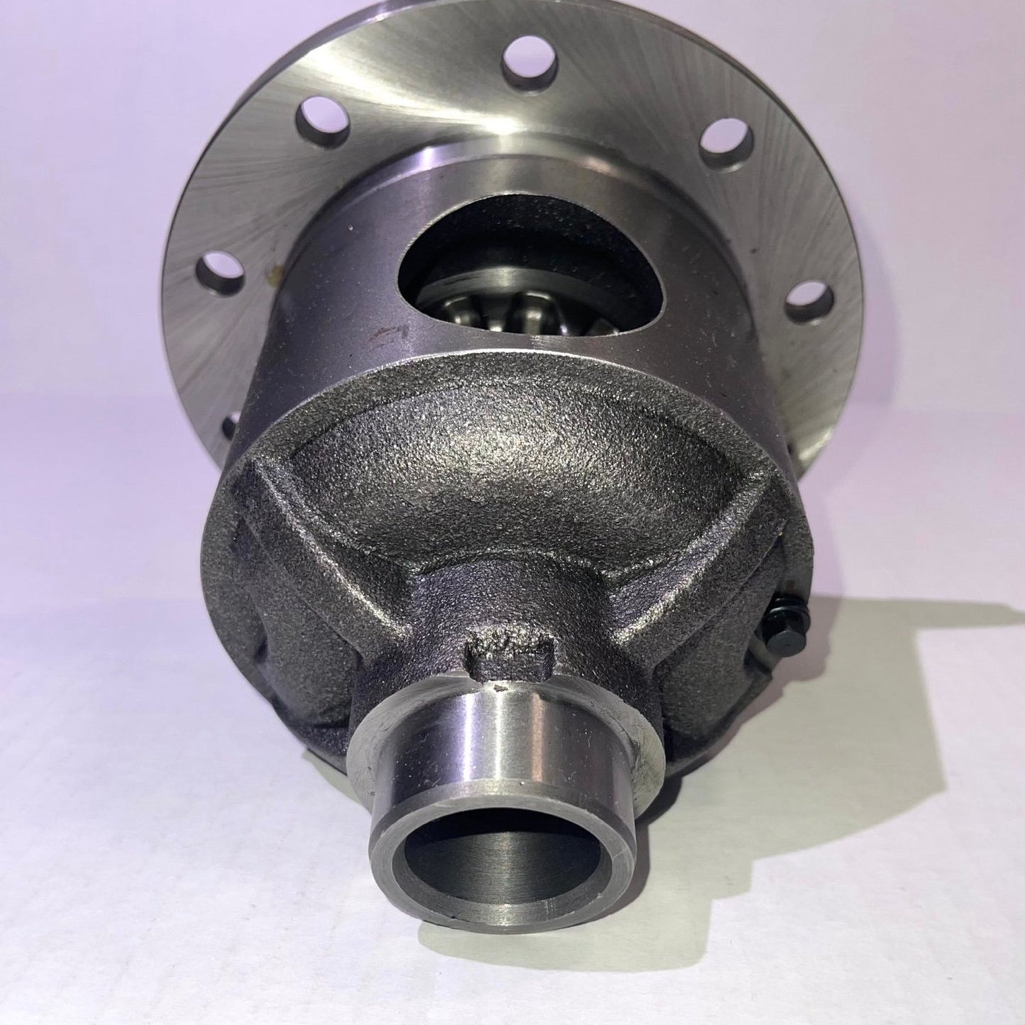 GM 8.6L Differential Carrier Case YC G40048044) Differential Carrier GM 8.6L