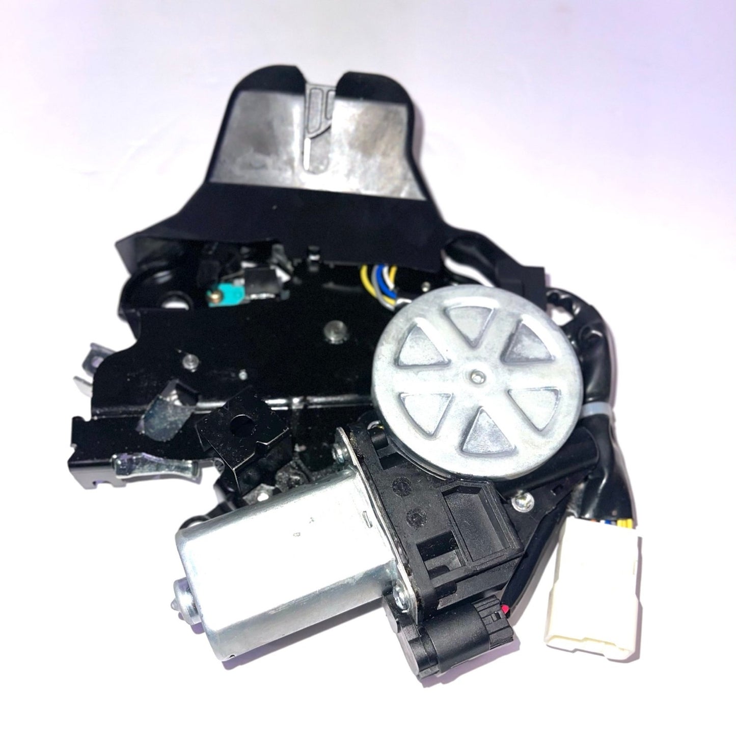 Trunk Latch Hatch Door Lock Actuator Motor for Lexus LS460 2007-2012 6465050040