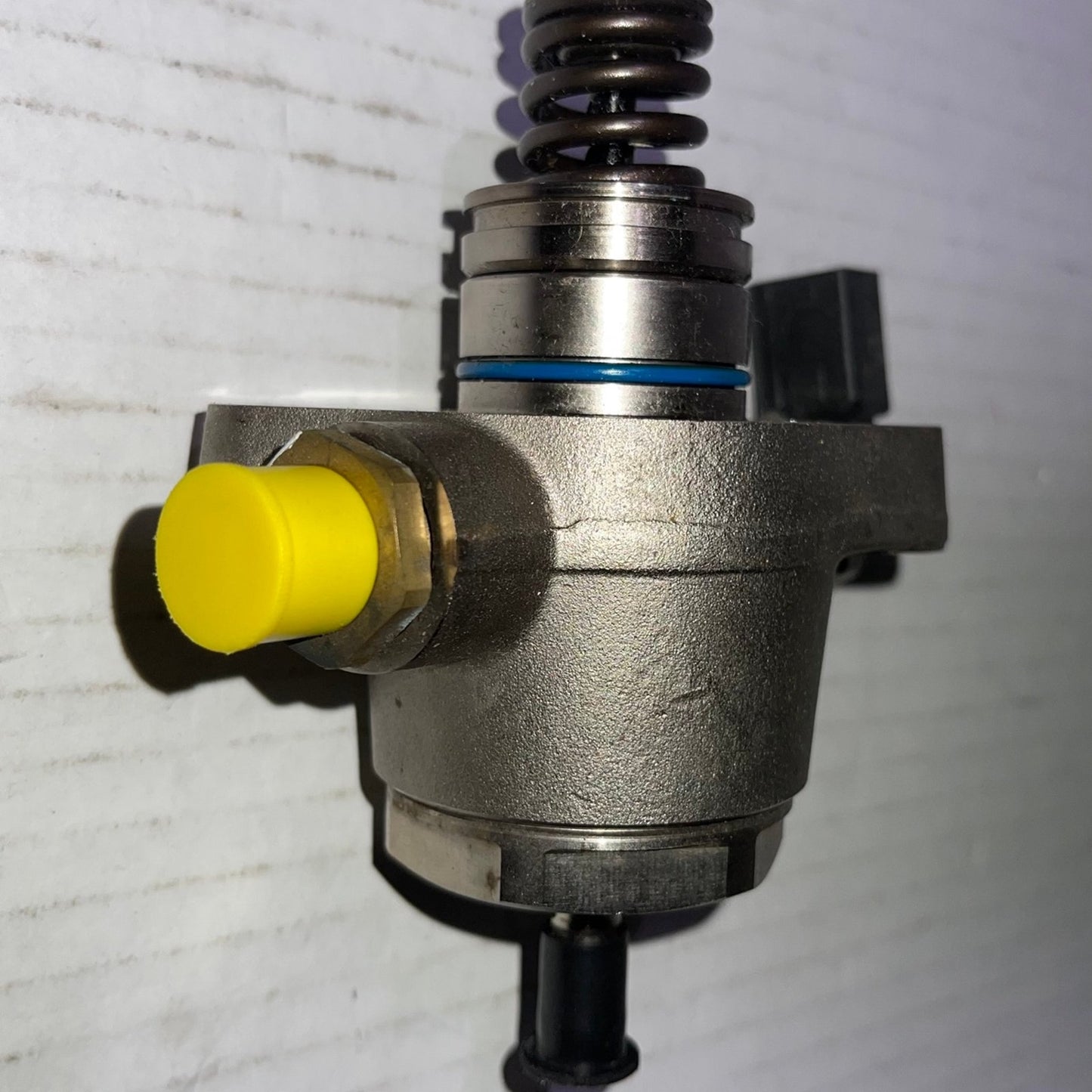 Car Pressure Fuel Pump for AUDI VOLKSWAGON PASSAT 2016-2017 06L127027 06L127027A