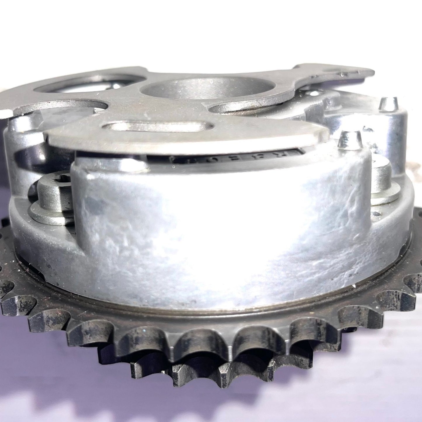 Engine Camshaft Timing Gear 13050-38010 For 2007-2019 Toyota Land Cruiser Tundra GX460 LX570 5.7L 4.6L Replaces 13050-0S020 130500S020 130500S010 13050-0S010