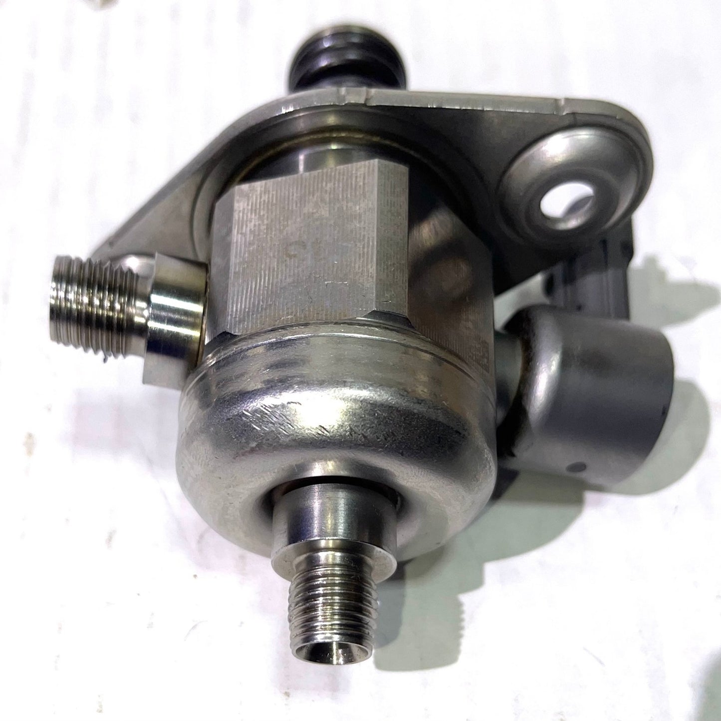 High Pressure Fuel Pump for Cadillac CTS STS 3.6L V6 2008-2011 12614934 12626234