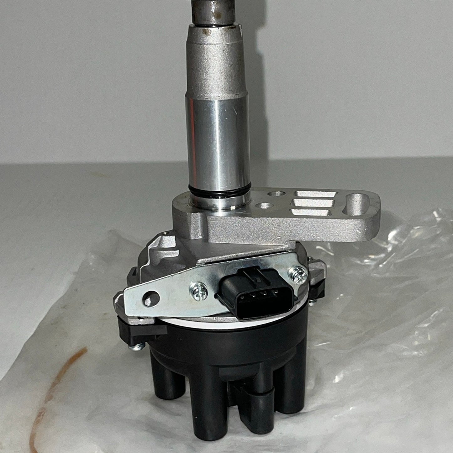 Distributor for Mazda B2200 L4 (90-93), F2G8-18-200A PG-DST35410 F2G8-18-200B