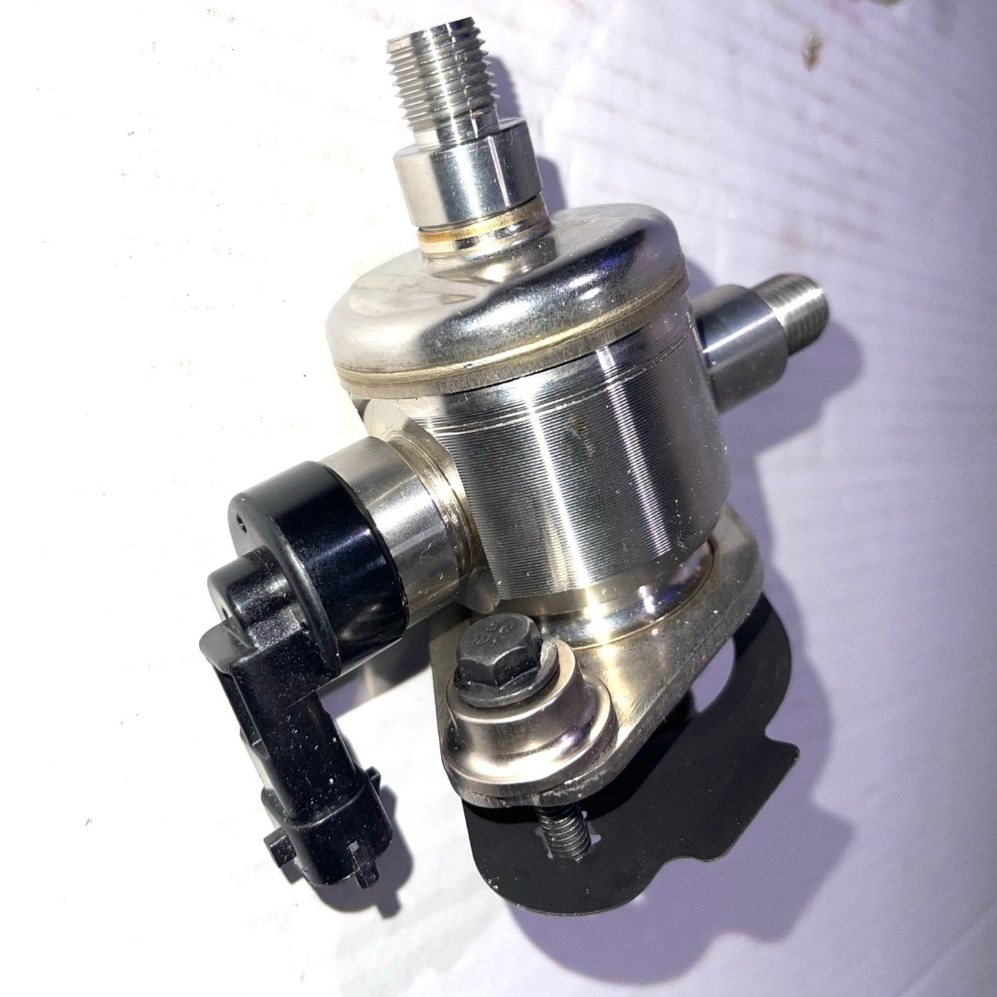 High Pressure Fuel Pump For Buick Cadillac GMC Chevrolet 3.6L 3.0L 12641740 12629934 12622475 12633594 12669005 12677328