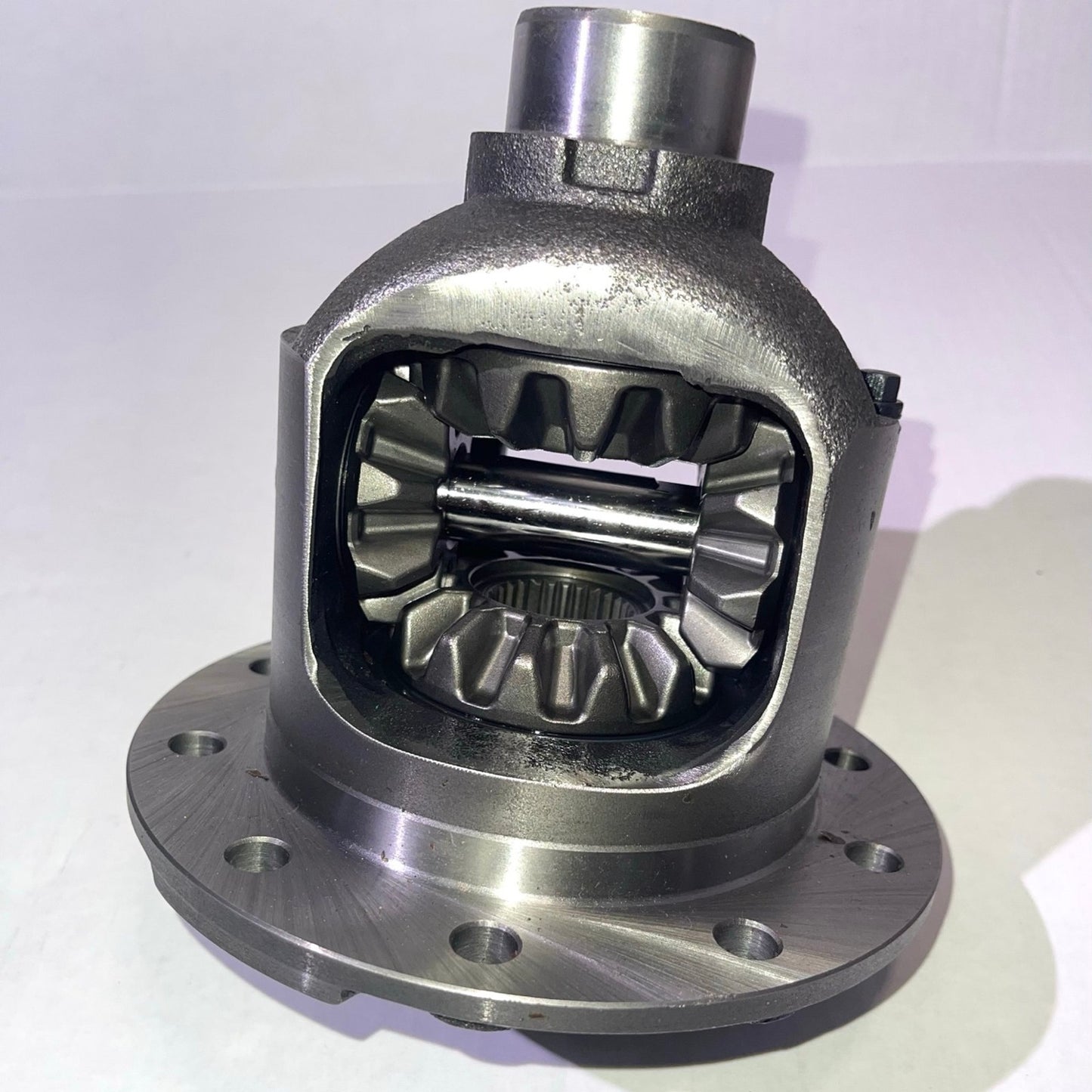 GM 8.6L Differential Carrier Case YC G40048044) Differential Carrier GM 8.6L