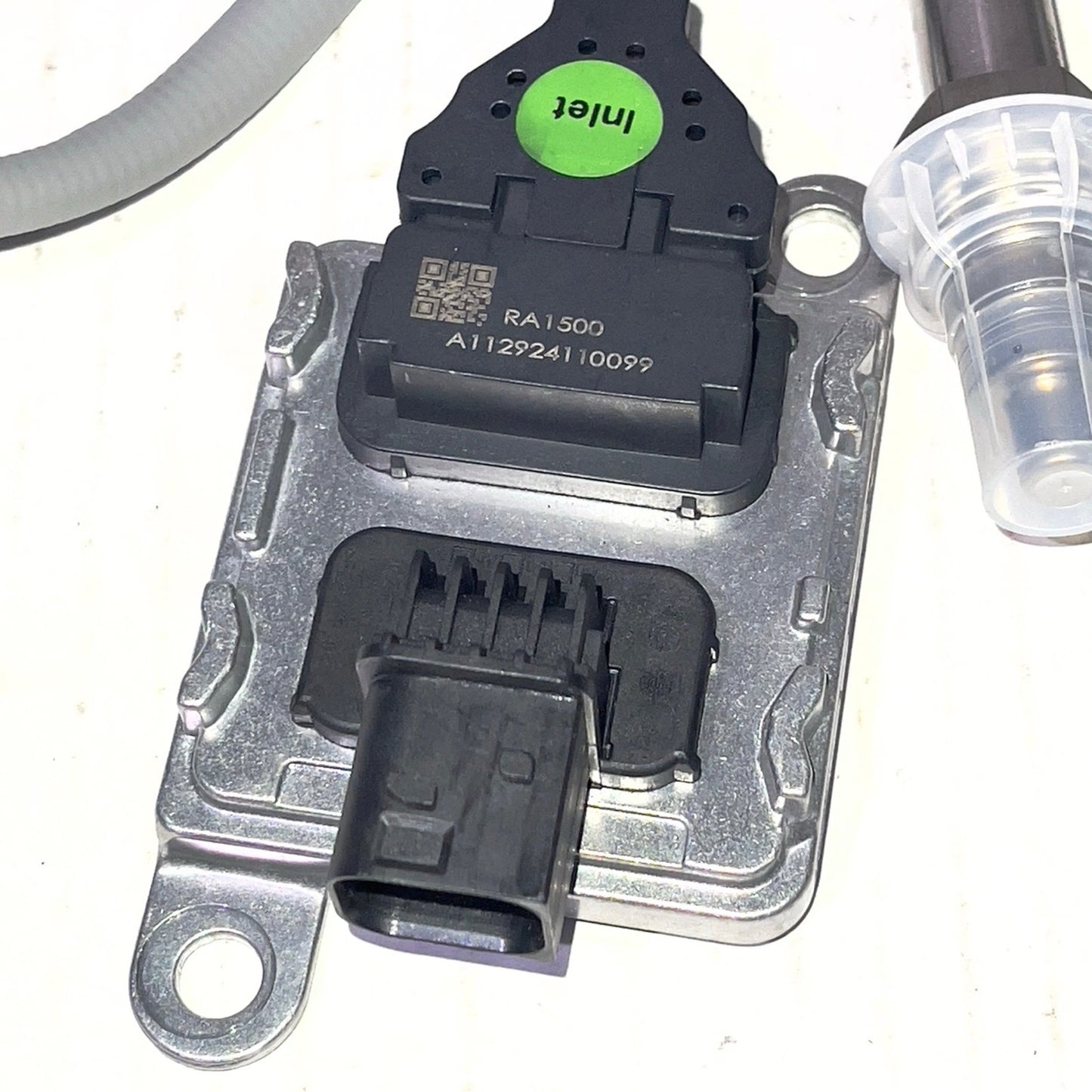 22303391 22303390 Inlet & Outlet Nox Sensor with 2011-2022 Volvo VNL D11/D13/D16 2013-2016 Mack GU4/GU5/GU7/GU8/CXU LEU LR600 MRU Truck Replacement 5WK97366 5WK97367