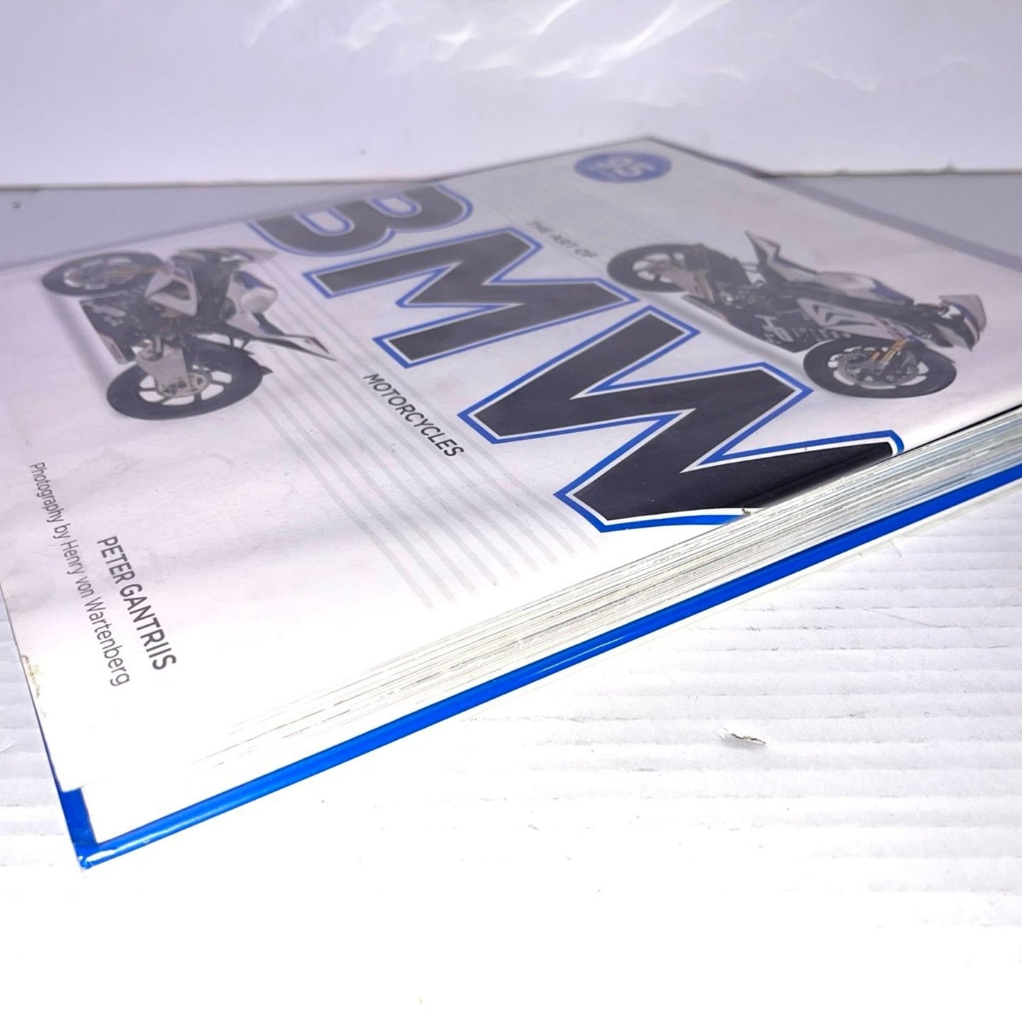 The Art of BMW Motorcycles Peter Gantriis HARDCOVER 2018 ISBN-10 0760361533