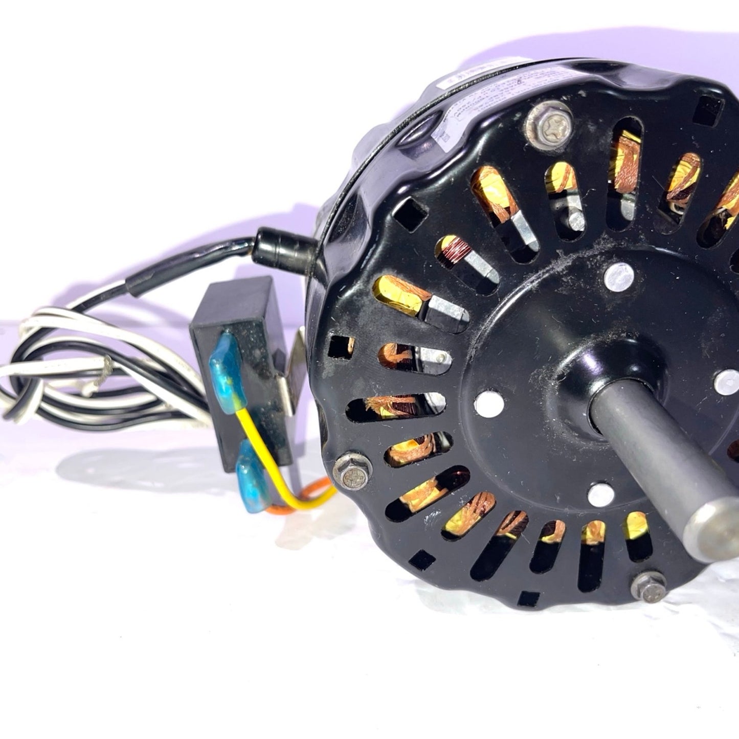 Master Flow Replacement Motor for Power Vents (EGV5/ERV4/ERV5) Includes Capacitor PVM105